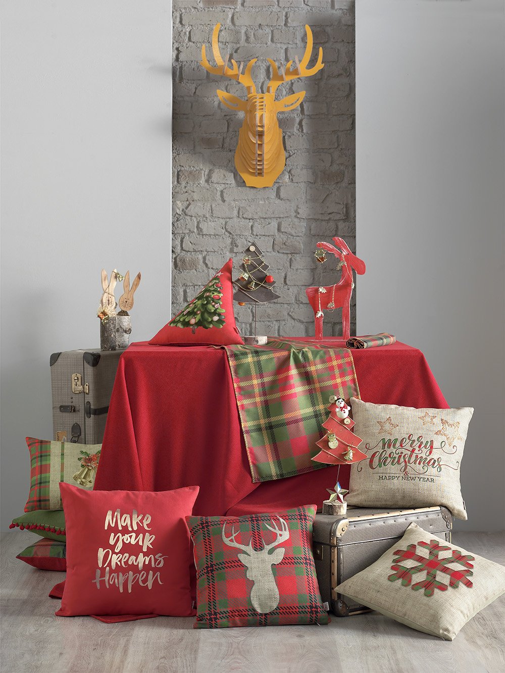 HomeRoots 104" Merry Christmas Rectangle Tablecloth in Red