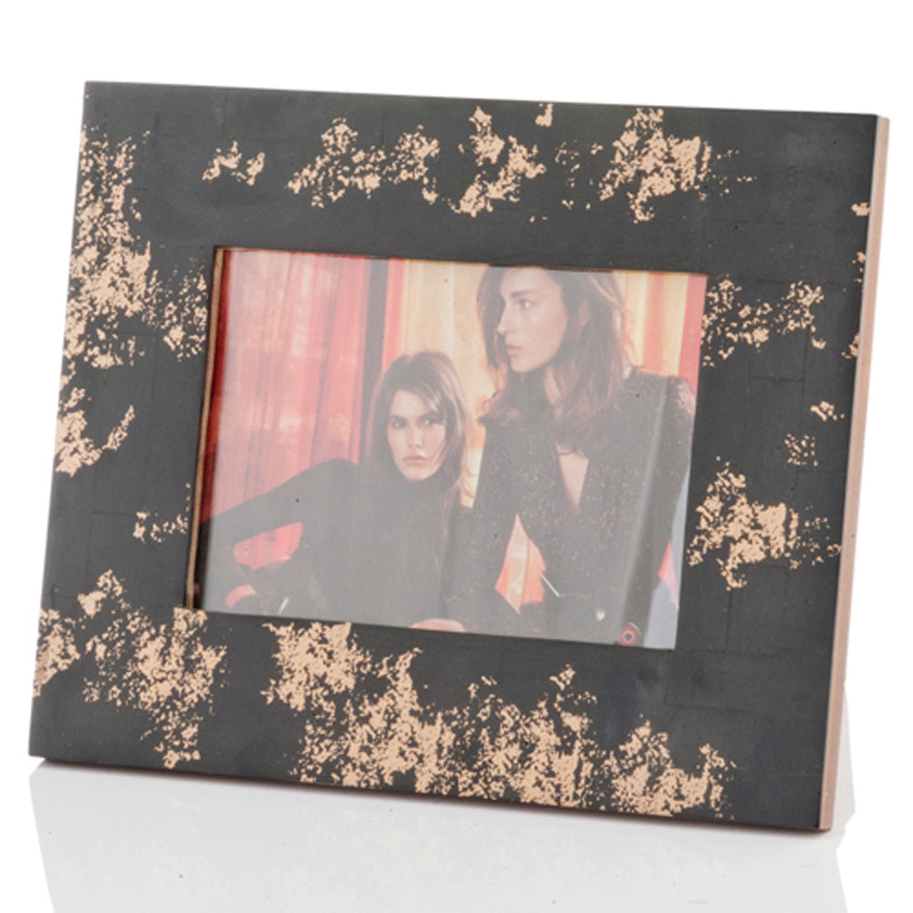 HomeRoots 2' x 8.5' x 10.5' Black and Gold Bone 5x7 Photo Frame