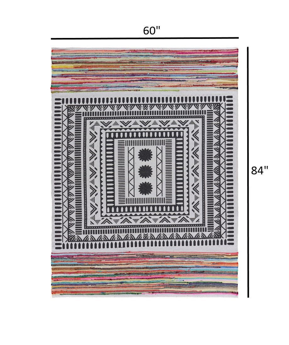 HomeRoots 5' x 7' Grayscale Geometric Center Area Rug