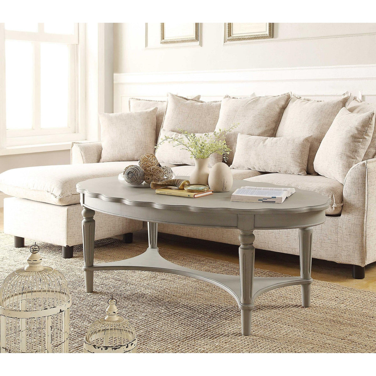 HomeRoots 50' x 28' x 19' Antique White Coffee Table