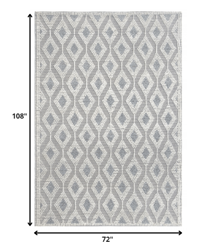 HomeRoots 6' x 9' Ivory Gray Diamond Trellis Modern Area Rug