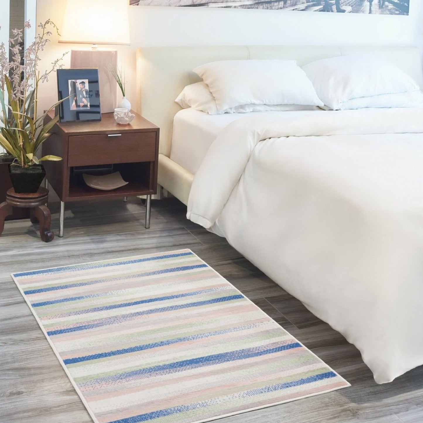 HomeRoots 6' x 9' Ivory Halftone Stripe Area Rug