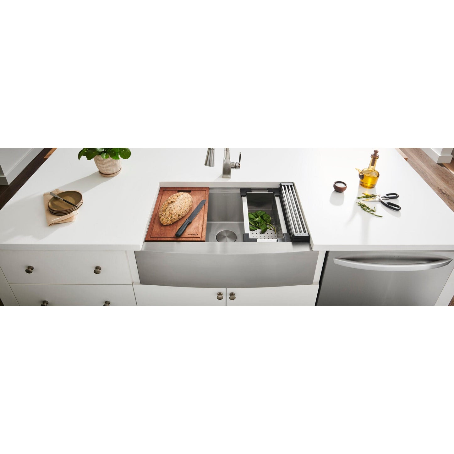 Ruvati Verona 30" Stainless Steel Single Bowl Apron-Front Workstation Farmhouse Kitchen Sink