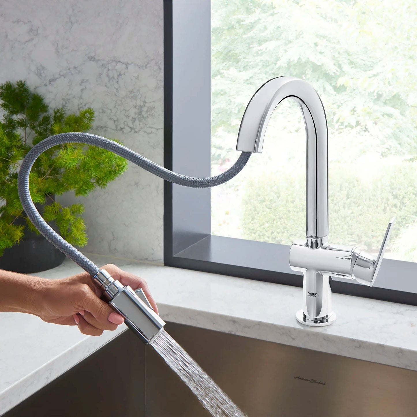 Grohe Defined 1.75 GPM Single-Handle Dual Spray StarLight Chrome Pull Down Bar Faucet
