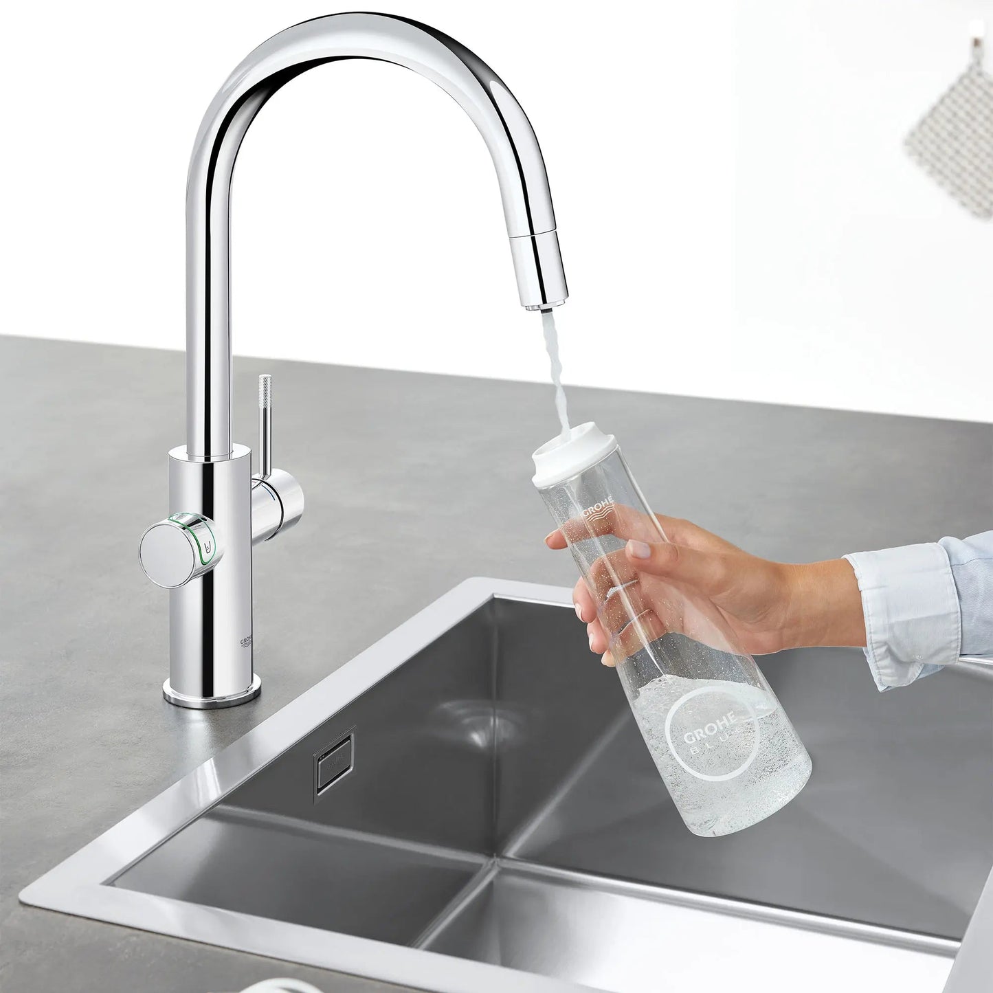 Grohe Blue 1.75 GPM Single Spray Single-Handle StarLight Chrome Pull Down Kitchen Faucet With Chilled and Sparkling Water