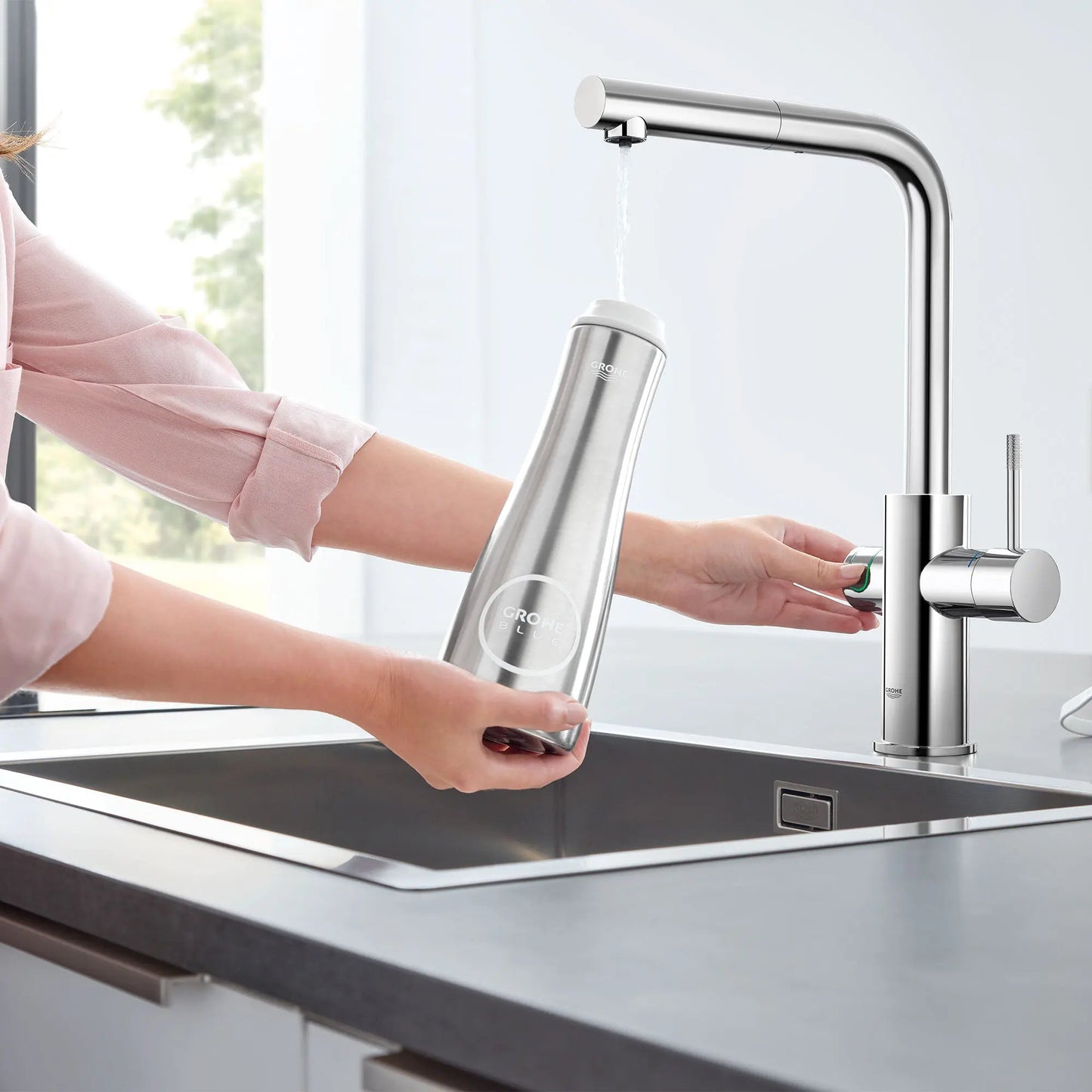 Grohe Blue 1.75 GPM Single Spray Single-Handle StarLight Chrome Pull-Out Kitchen Faucet With Chilled and Sparkling Water