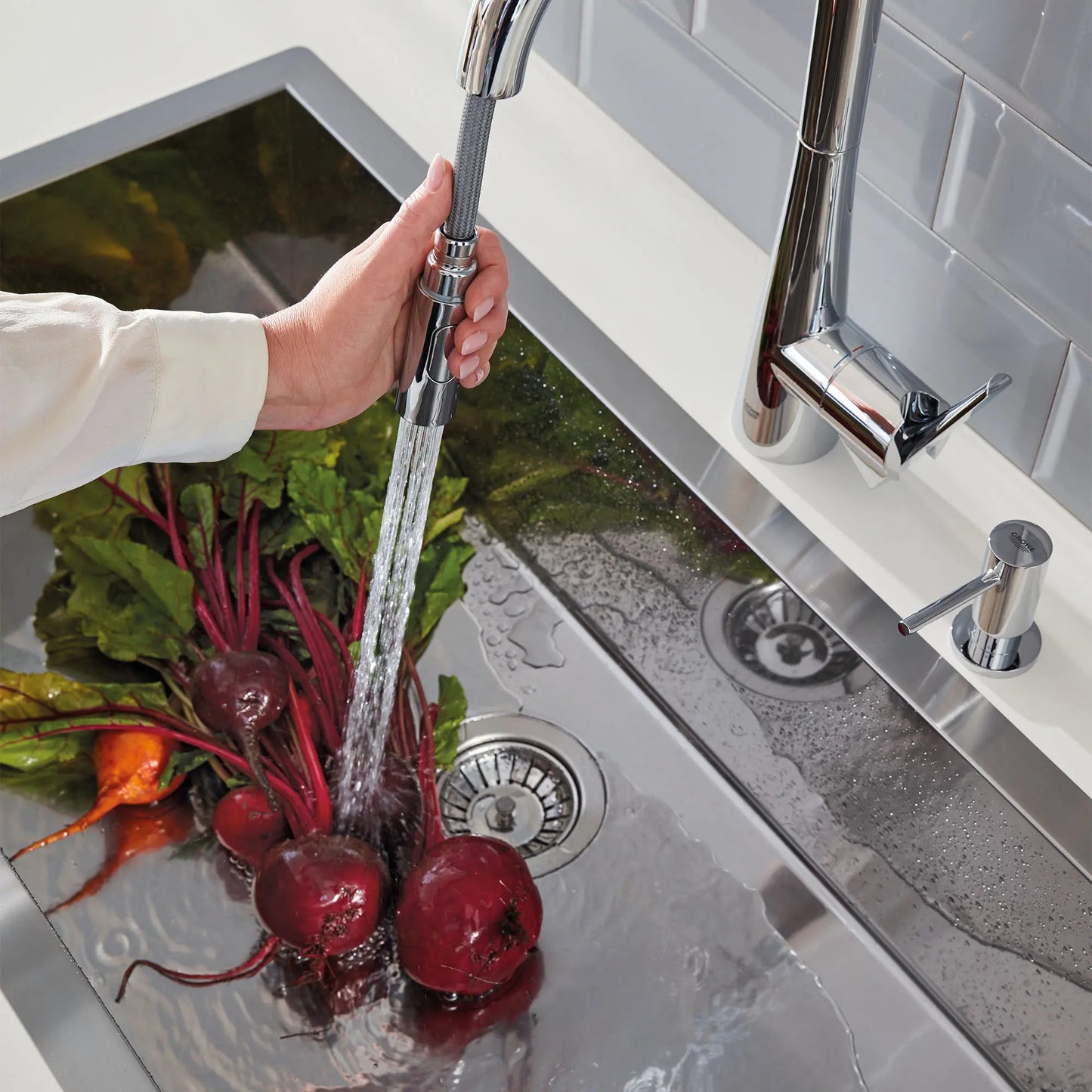 Grohe Zedra 1.75 GPM Dual Spray Single-Handle StarLight Chrome Pull Down Kitchen Faucet