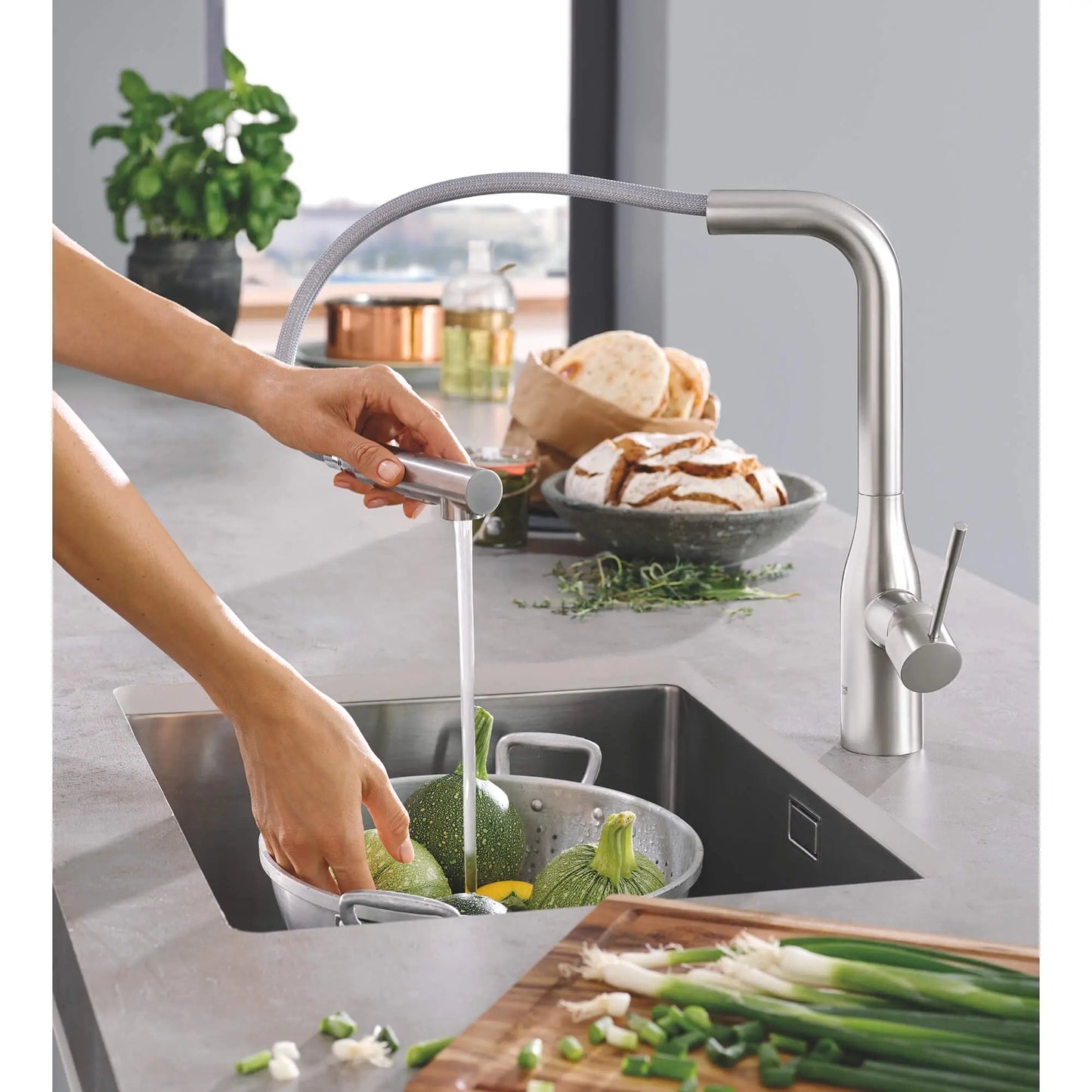 Grohe Essence 1.75 GPM Single-Handle Dual Spray SuperSteel Infinity Pull-Out Faucet