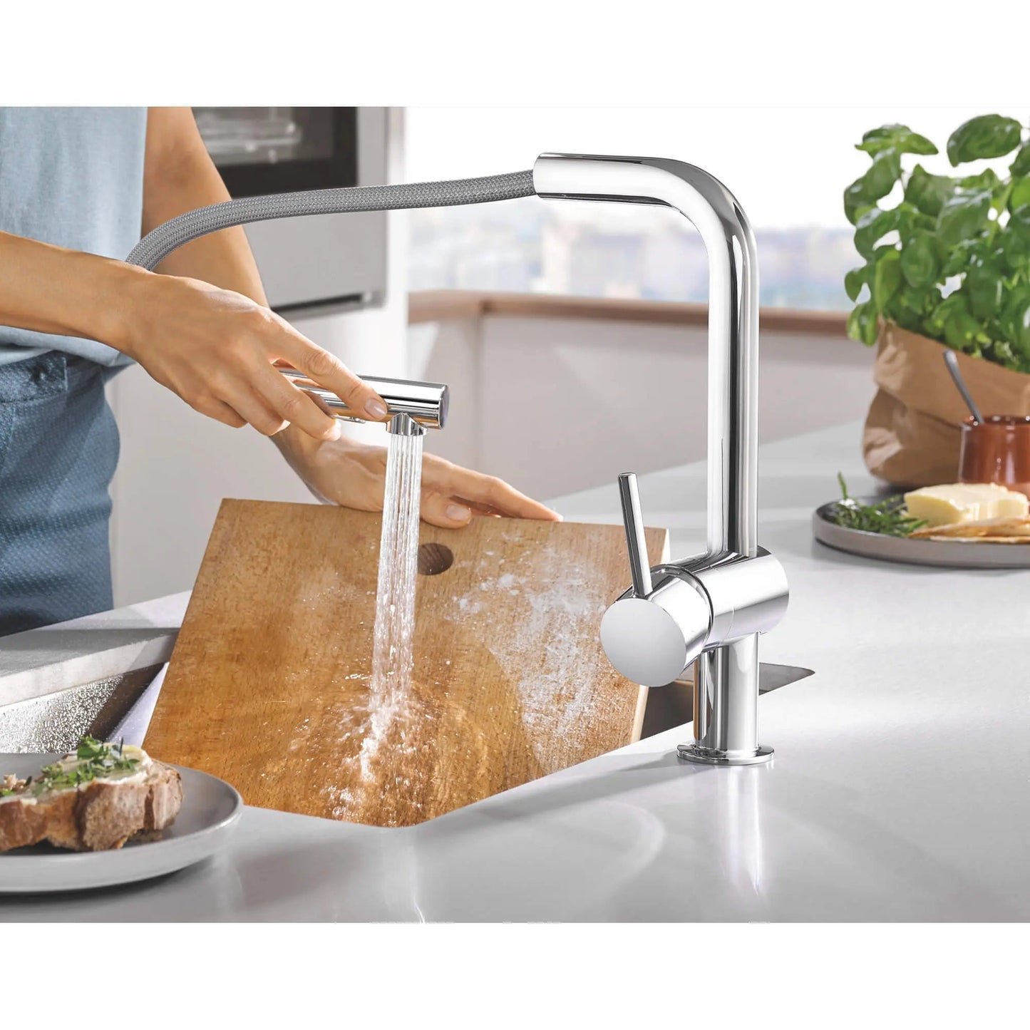 Grohe Minta® 1.75 GPM Single-Handle Dual Spray Pull-Down StarLight Chrome Kitchen Faucet