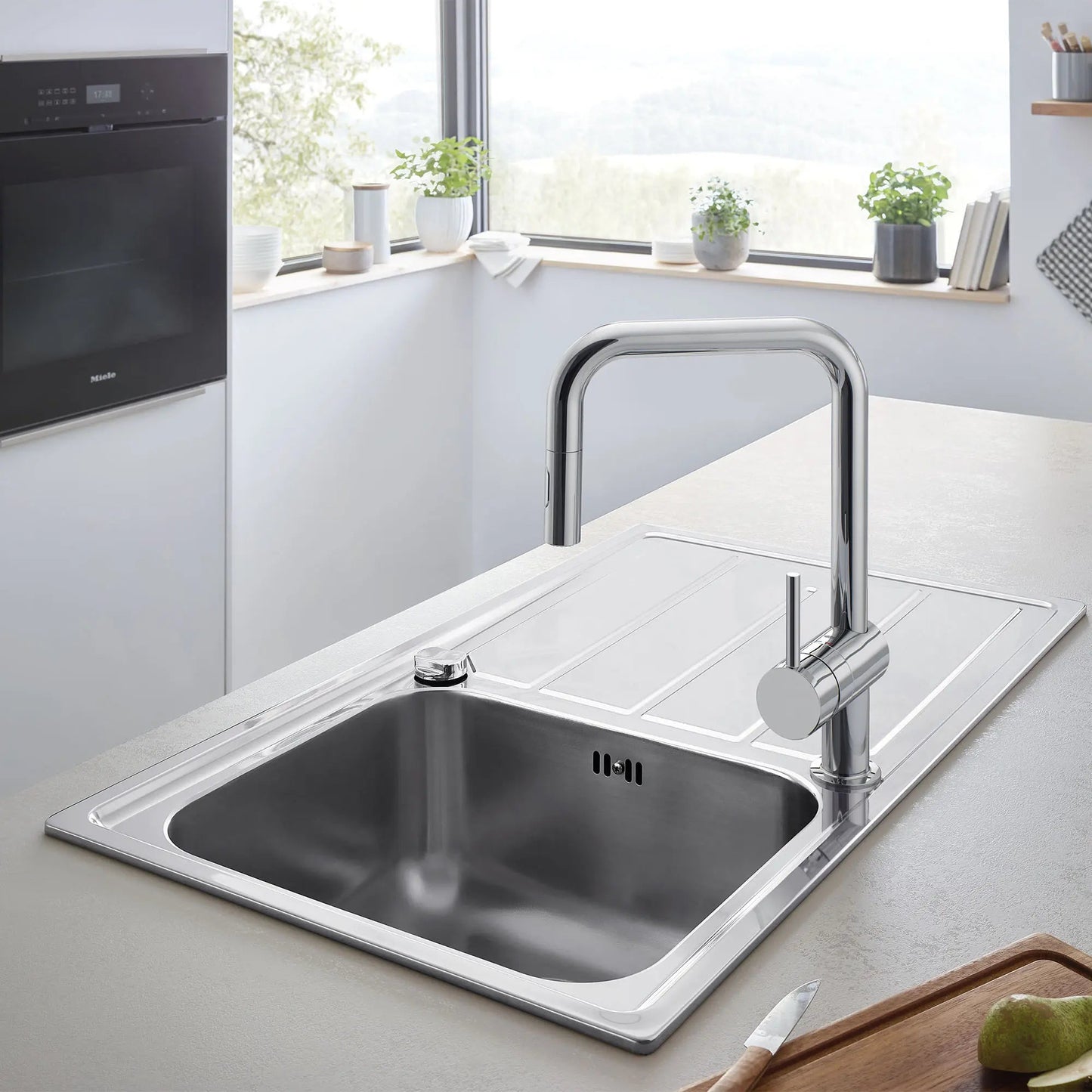 Grohe Minta® 1.75 GPM Dual Spray Single-Handle Pull Down StarLight Chrome Kitchen Faucet