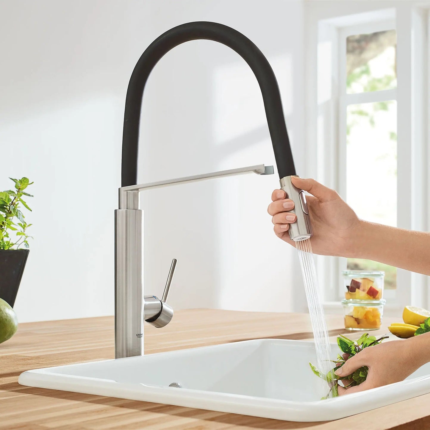 Grohe Concetto 1.75 GPM Semi-Pro Dual Spray Single-Handle SuperSteel Infinity Kitchen Faucet