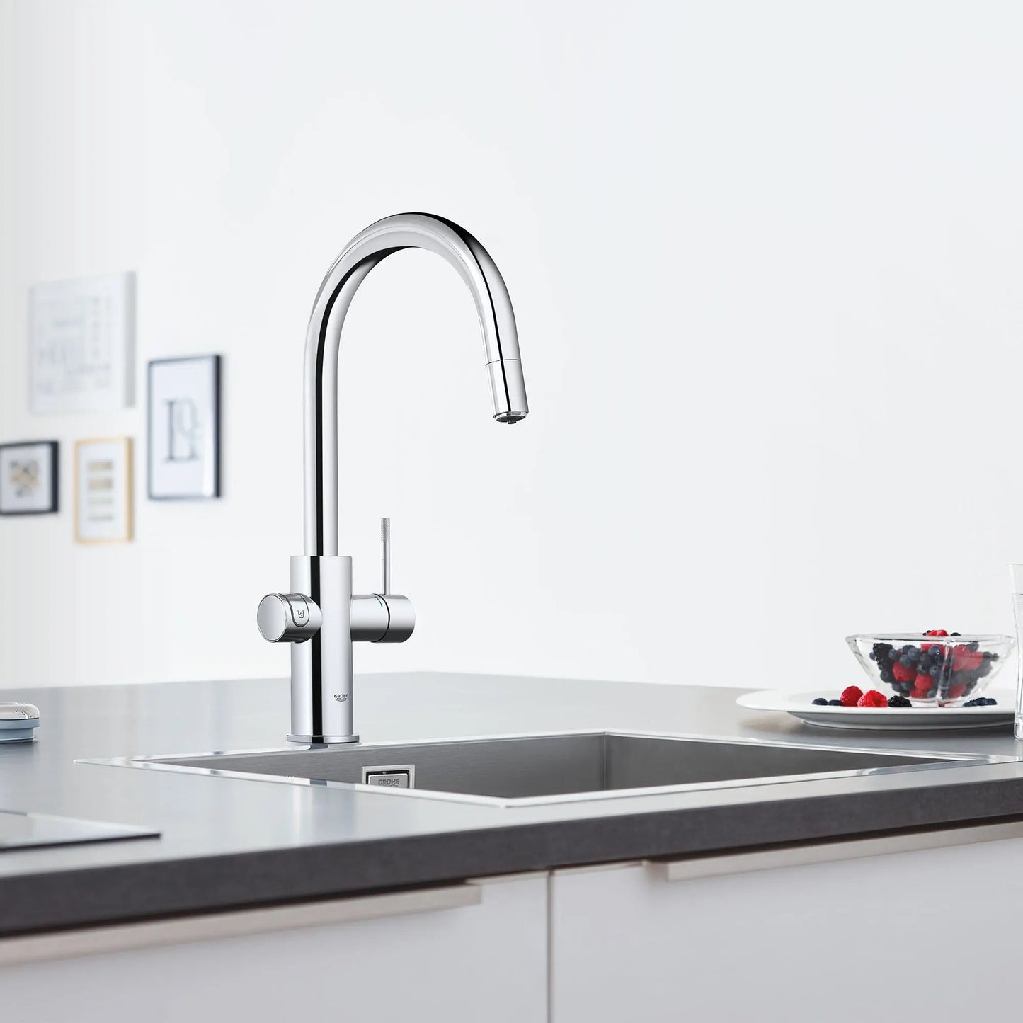 Grohe Blue 1.75 GPM Single Spray Single-Handle StarLight Chrome Pull Down Kitchen Faucet With Chilled and Sparkling Water