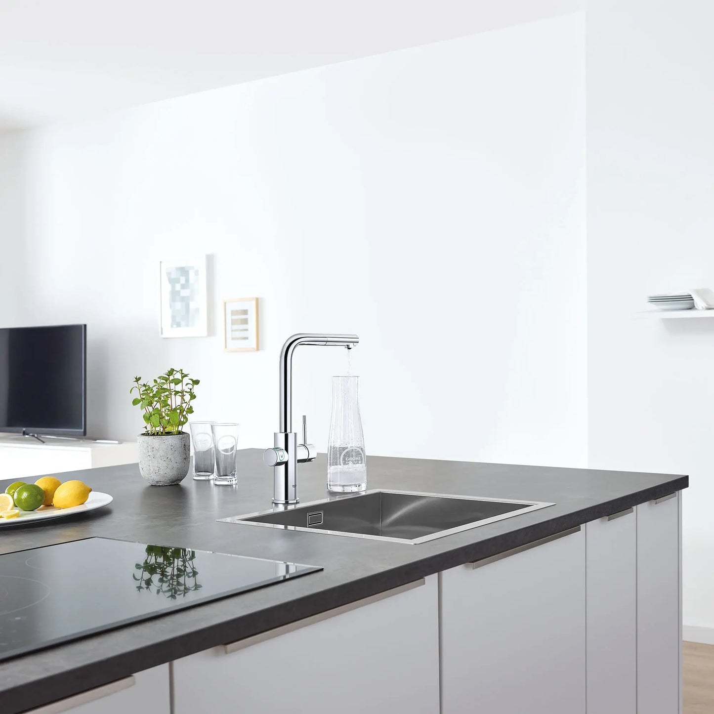 Grohe Blue 1.75 GPM Single Spray Single-Handle StarLight Chrome Pull-Out Kitchen Faucet With Chilled and Sparkling Water