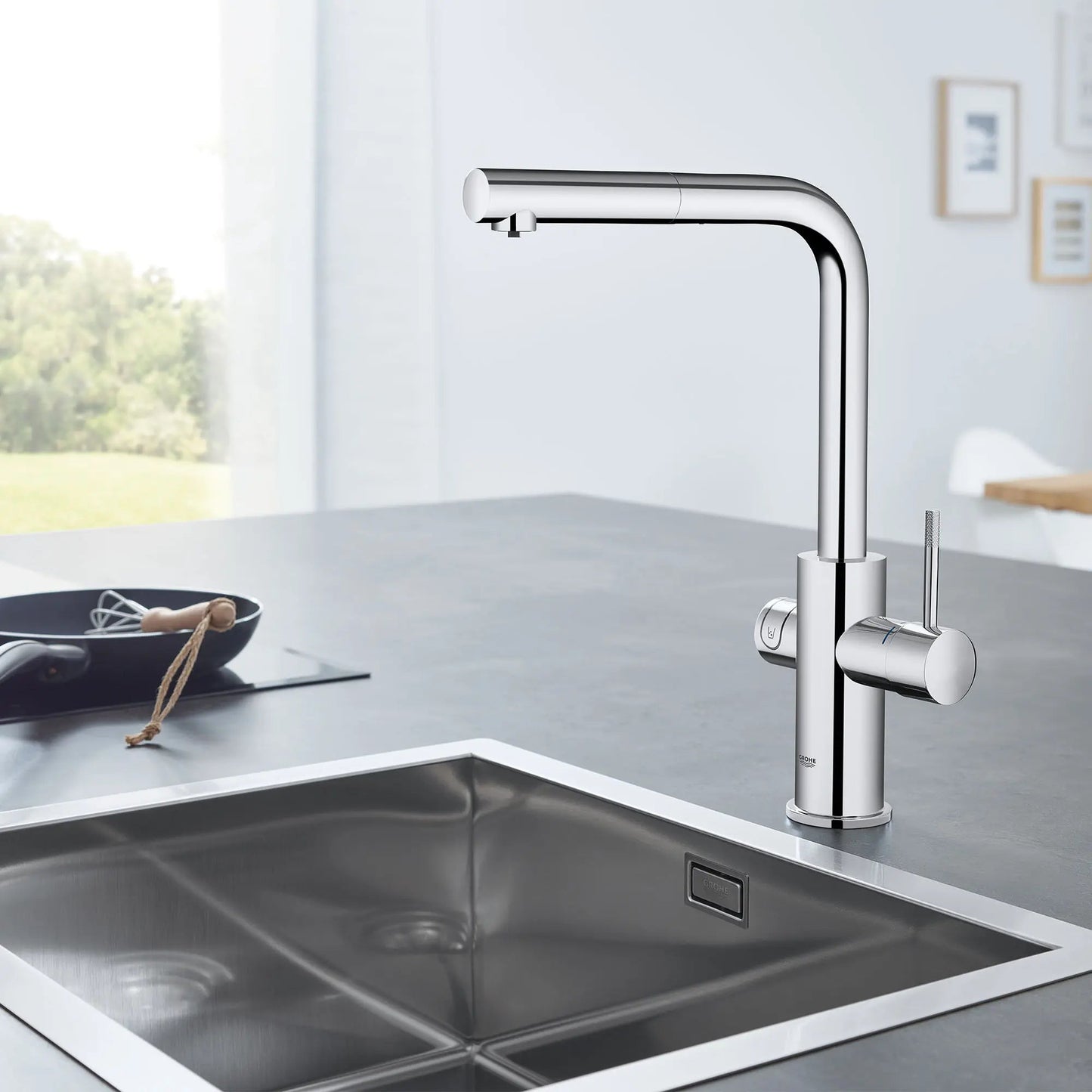 Grohe Blue 1.75 GPM Single Spray Single-Handle StarLight Chrome Pull-Out Kitchen Faucet With Chilled and Sparkling Water