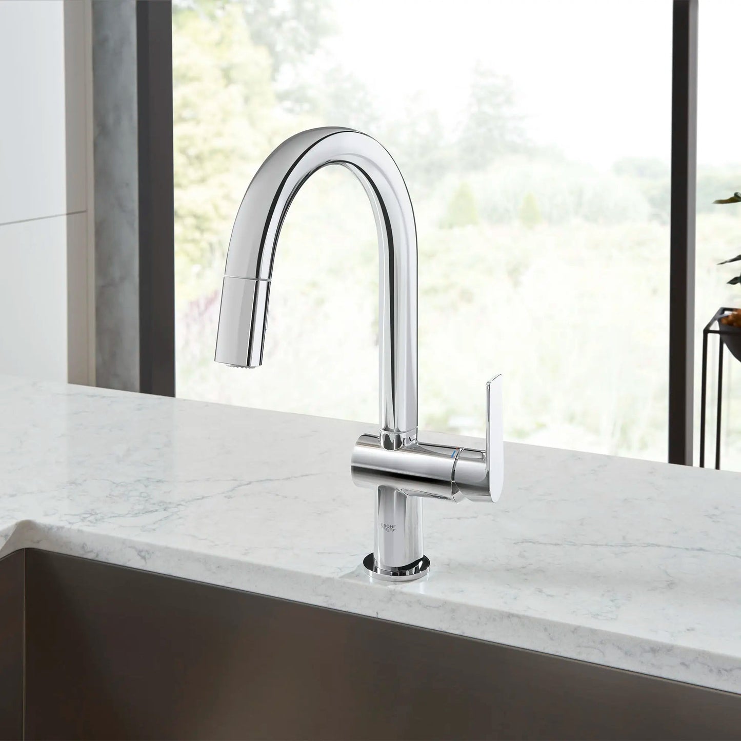 Grohe Defined 1.75 GPM Single-Handle Dual Spray StarLight Chrome Pull Down Bar Faucet