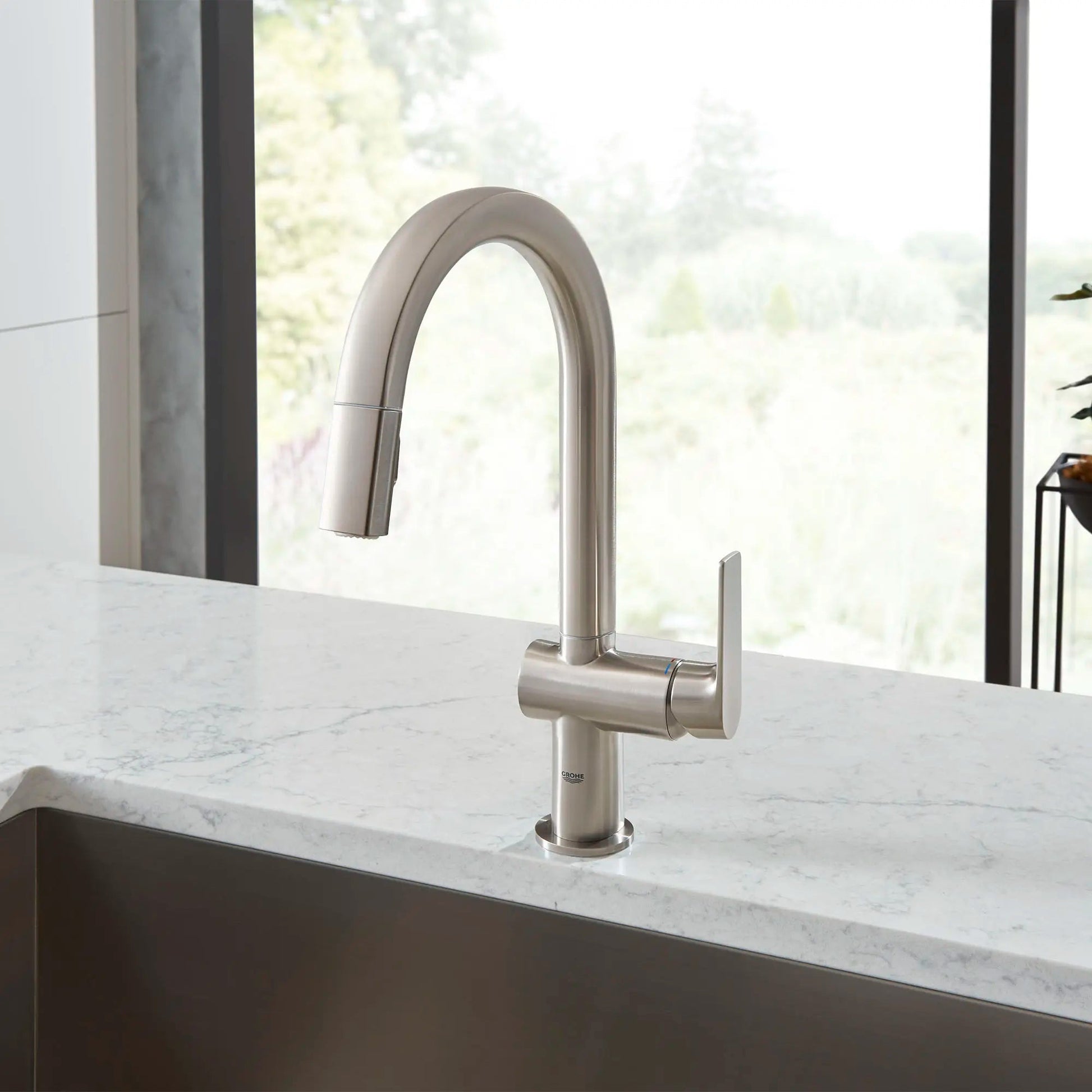Grohe Defined 1.75 GPM Single-Handle Dual Spray SuperSteel Infinity Pull Down Bar Faucet