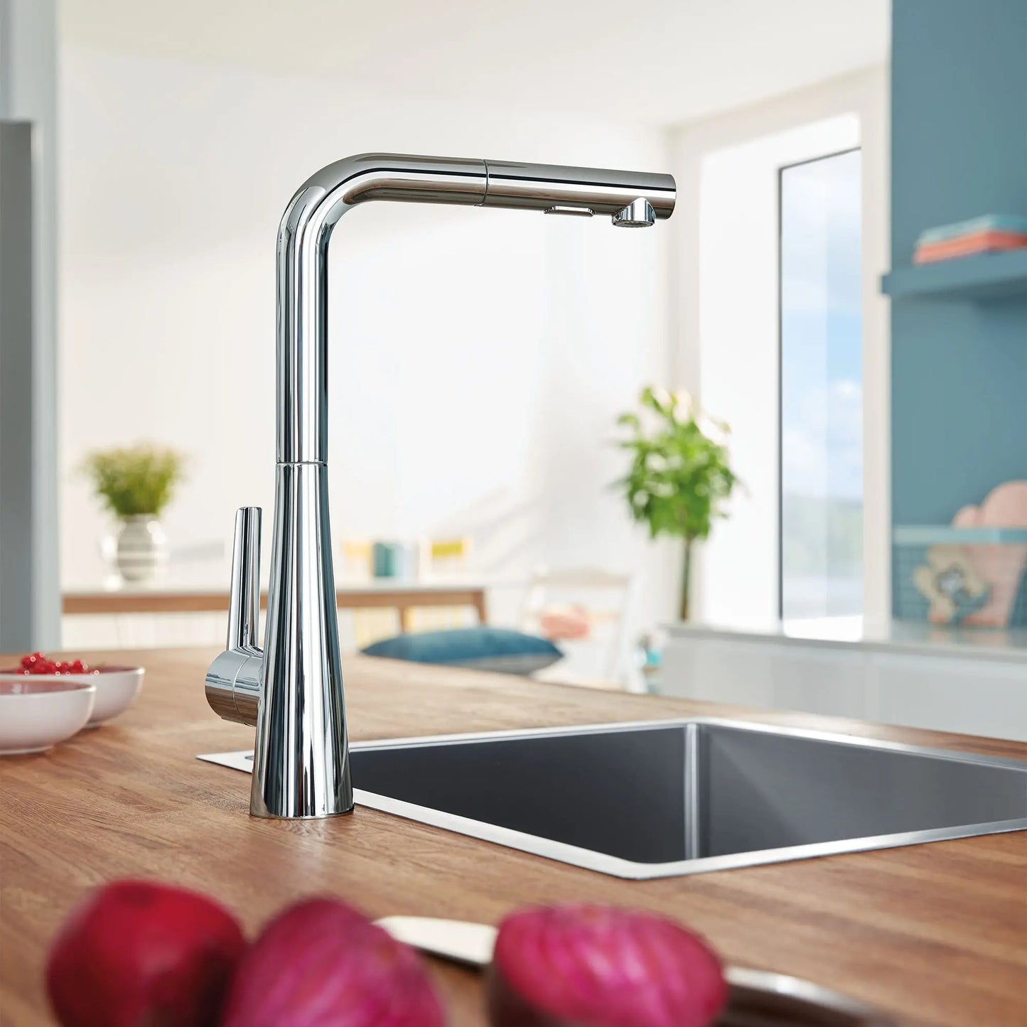 Grohe Zedra 1.75 GPM Dual Spray Single-Handle StarLight Chrome Pull-Out Kitchen Faucet