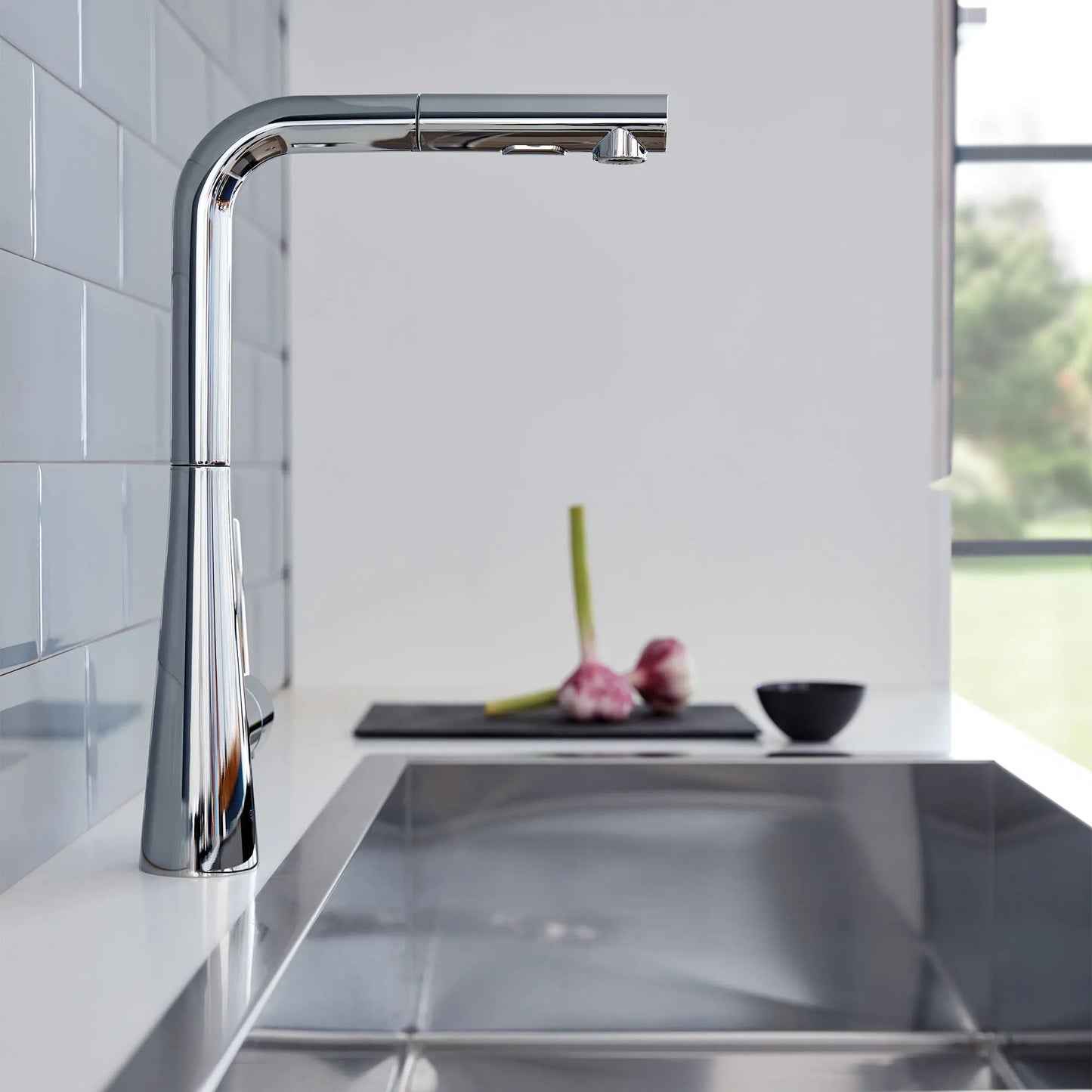 Grohe Zedra 1.75 GPM Dual Spray Single-Handle StarLight Chrome Pull-Out Kitchen Faucet