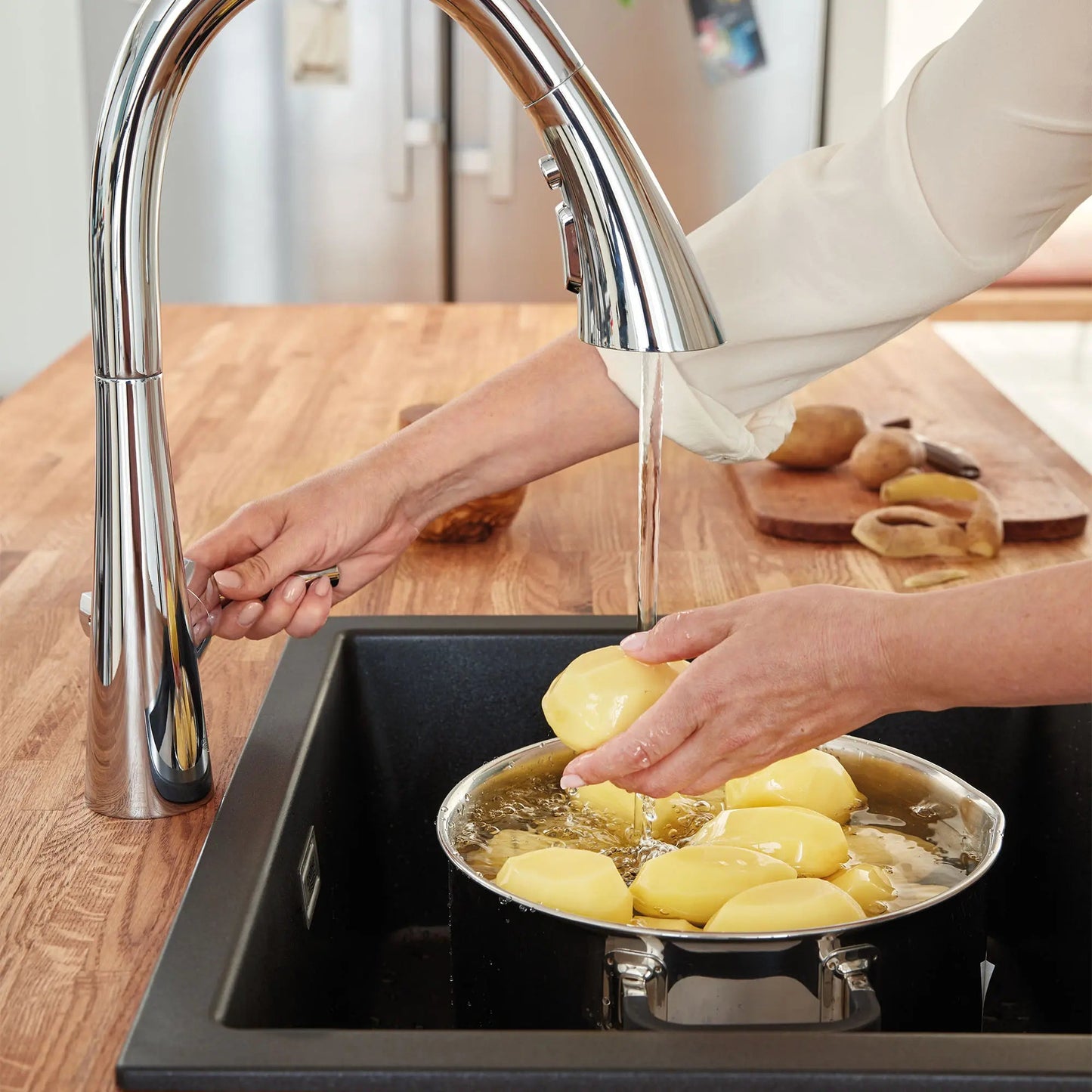 Grohe Zedra 1.75 GPM Single-Handle Triple Spray StarLight Chrome Pull Down Bar Faucet