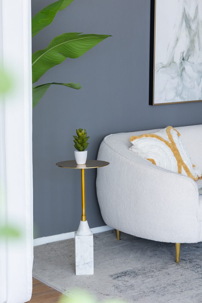 A&B Home 12" x 25" Bundle of 20 Round Gold Tabletop With White Marble Base End Table