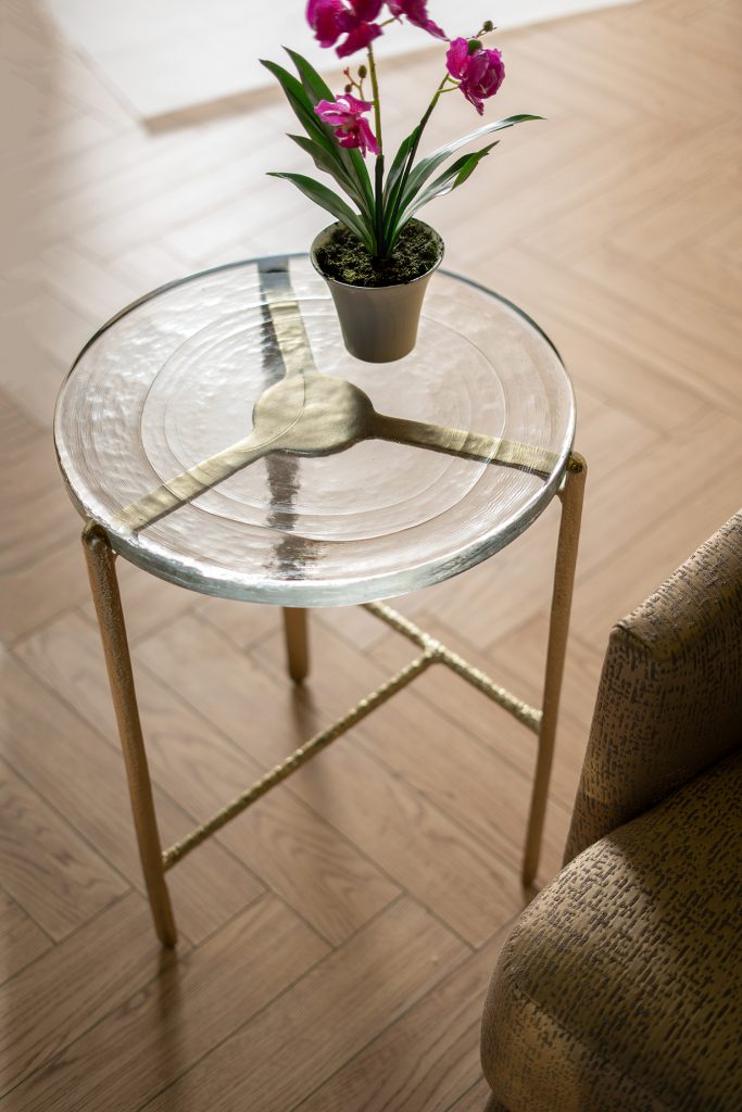 A&B Home 15" x 24" Bundle of 4 Round Clear Tabletop With Gold Legs End Table