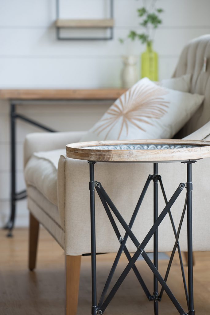 A&B Home 19" x 24" Bundle of 20 Round Wooden Tabletop With Black Metal Frame Side Table