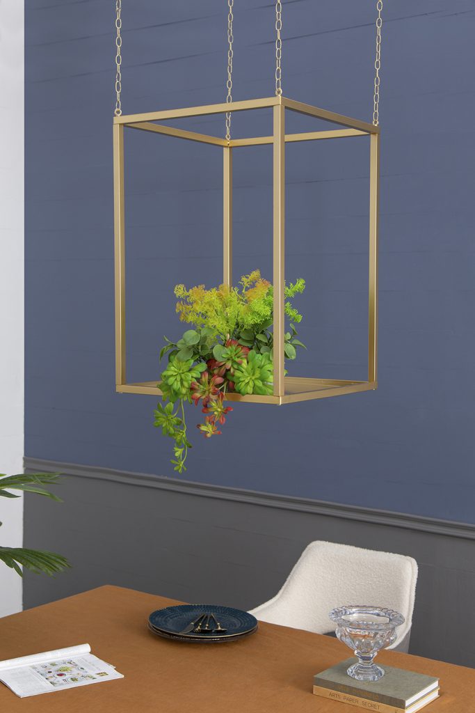 A&B Home 20" x 28" Bundle of 12 Rectangular Golden Iron Stand With Chain