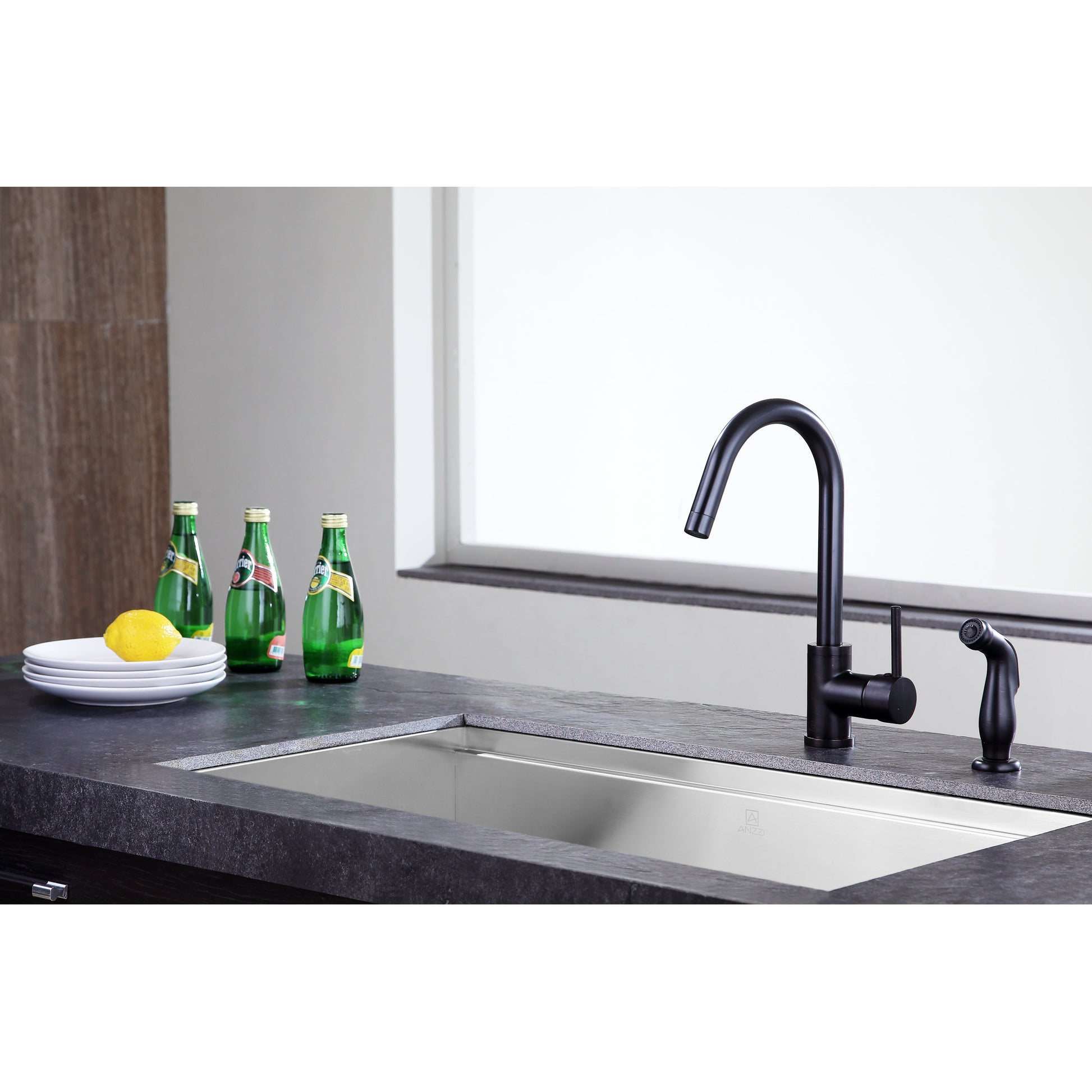ANZZI Farnese Series Single Hole Oil Rubbed Bronze Kitchen Faucet With Euro-Grip Pull Out Sprayer