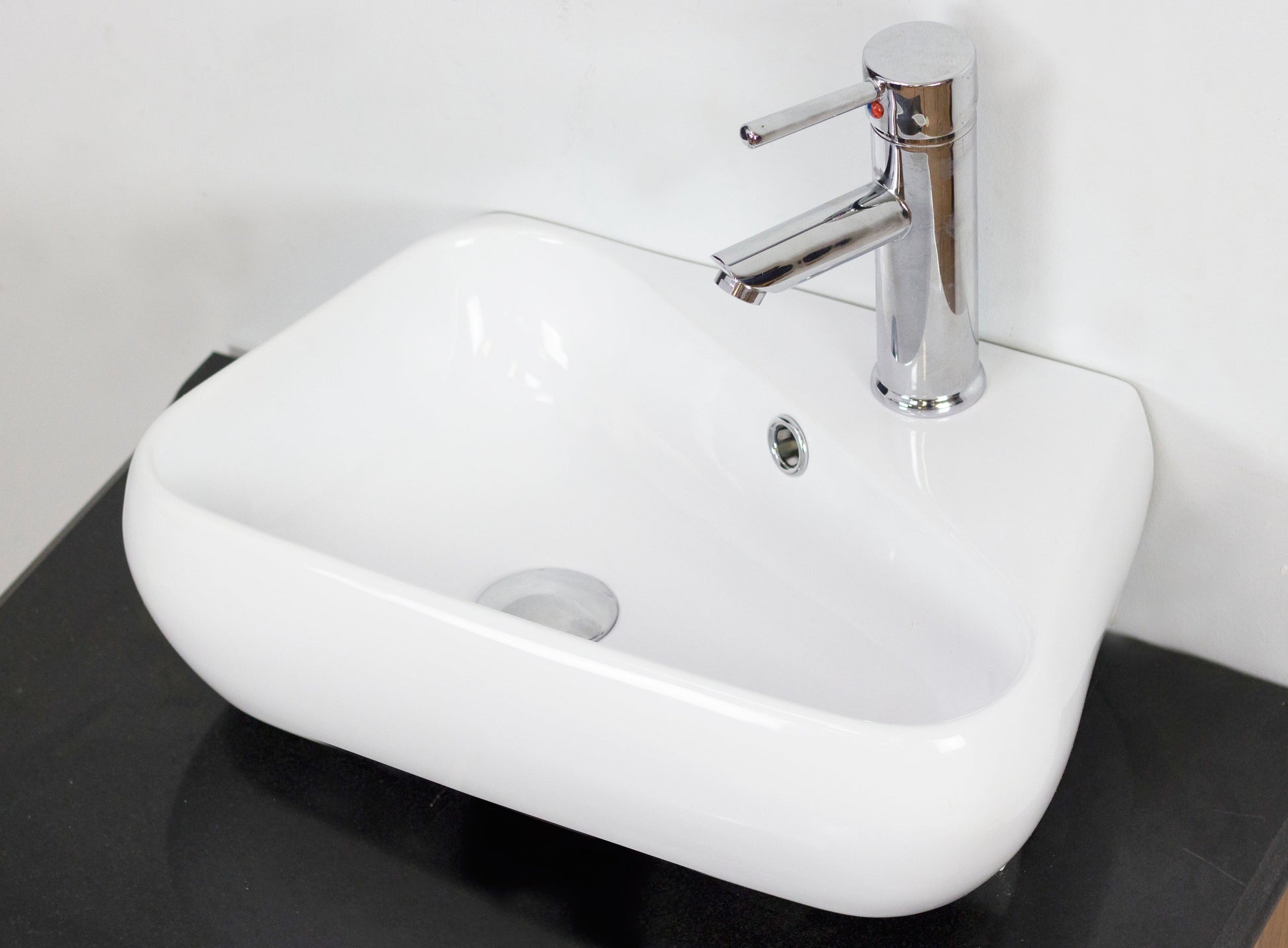 American Imaginations AI-26294 18" White Unique Above Counter Transitional Bathroom Vessel Sink Set
