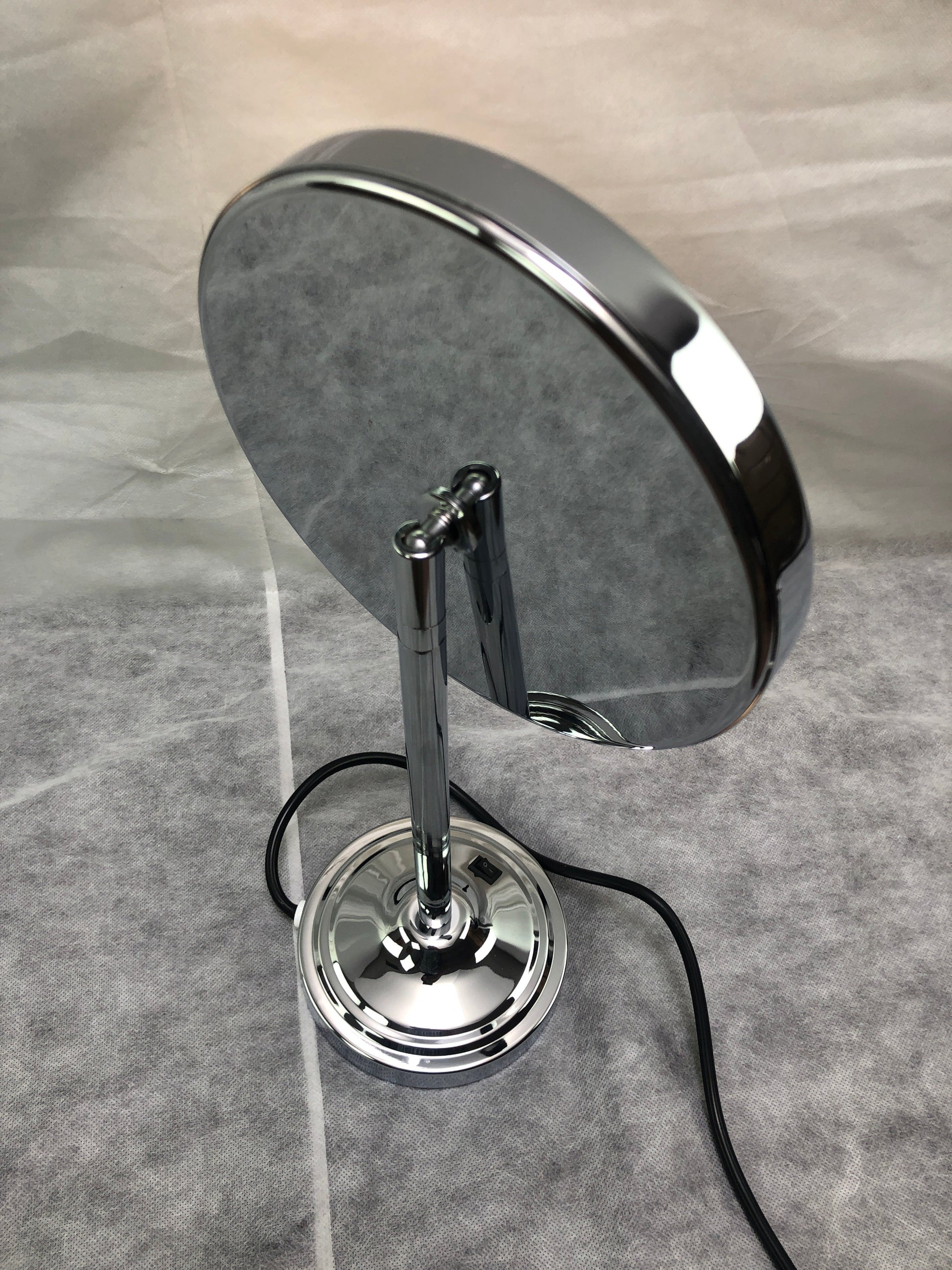 American Imaginations AI-28717 10" Chrome Round Above Counter Modern Magnifying Mirror