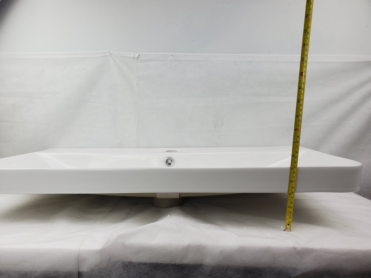 American Imaginations AI-29089 32" White Rectangular Above Counter Transitional Ceramic Top