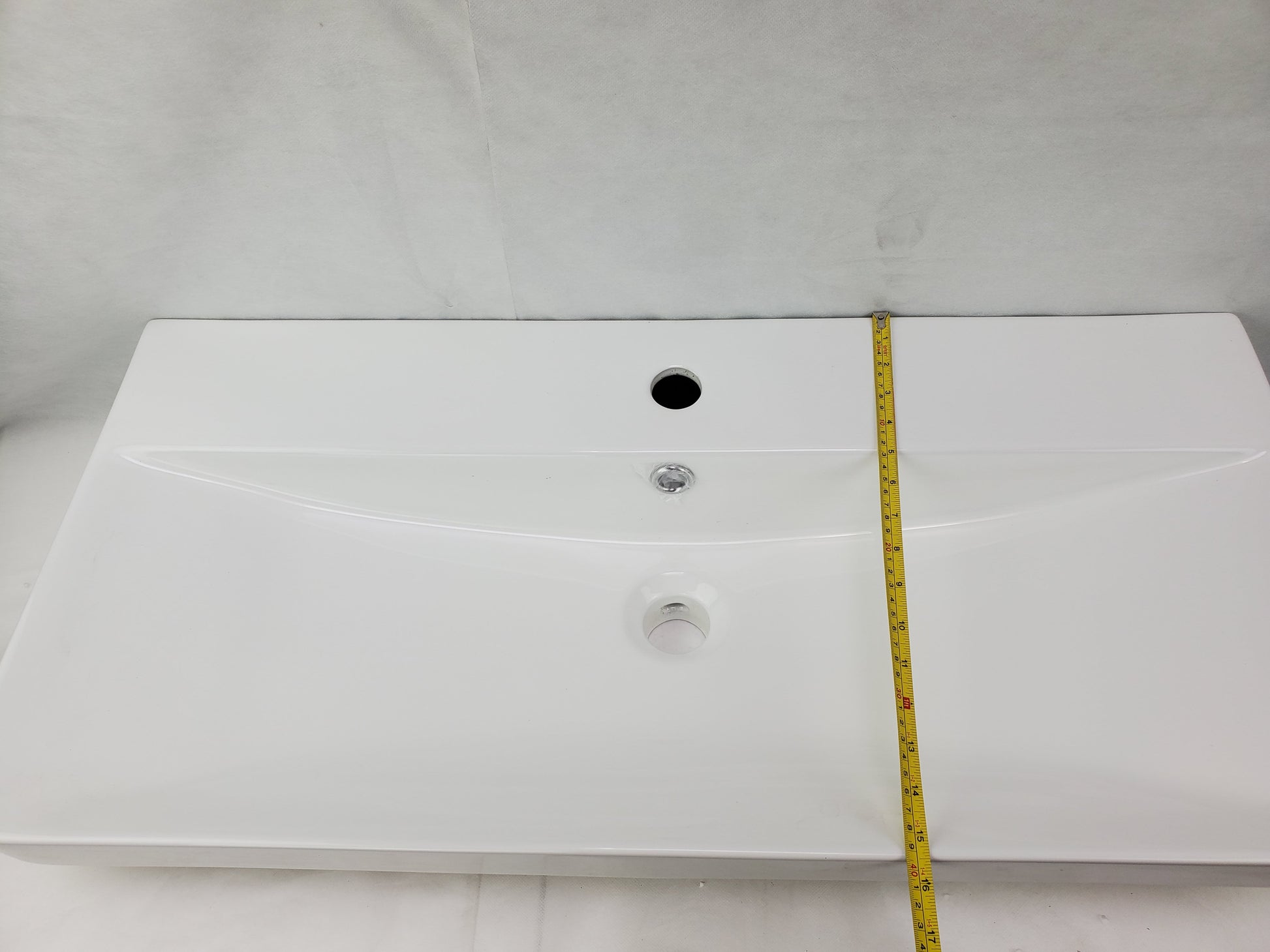 American Imaginations AI-29089 32" White Rectangular Above Counter Transitional Ceramic Top