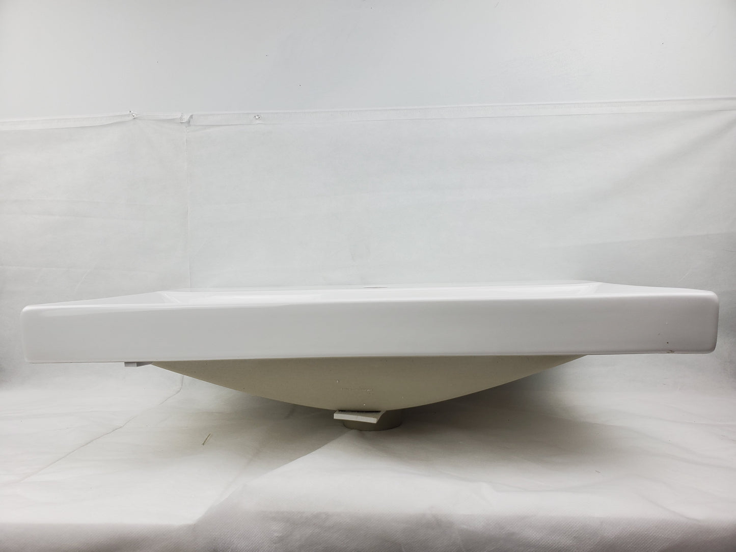 American Imaginations AI-29092 24" White Rectangular Above Counter Transitional Ceramic Top