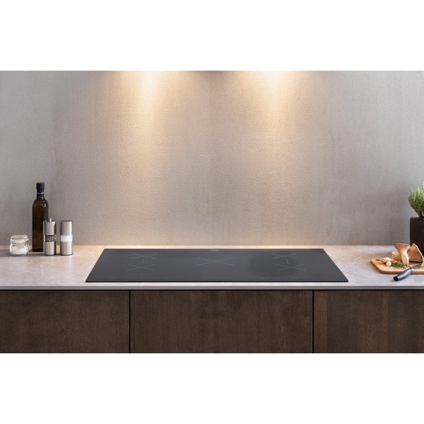 Bertazzoni Professional Series 36" 5 Heating Zones Nero Induction Cooktop