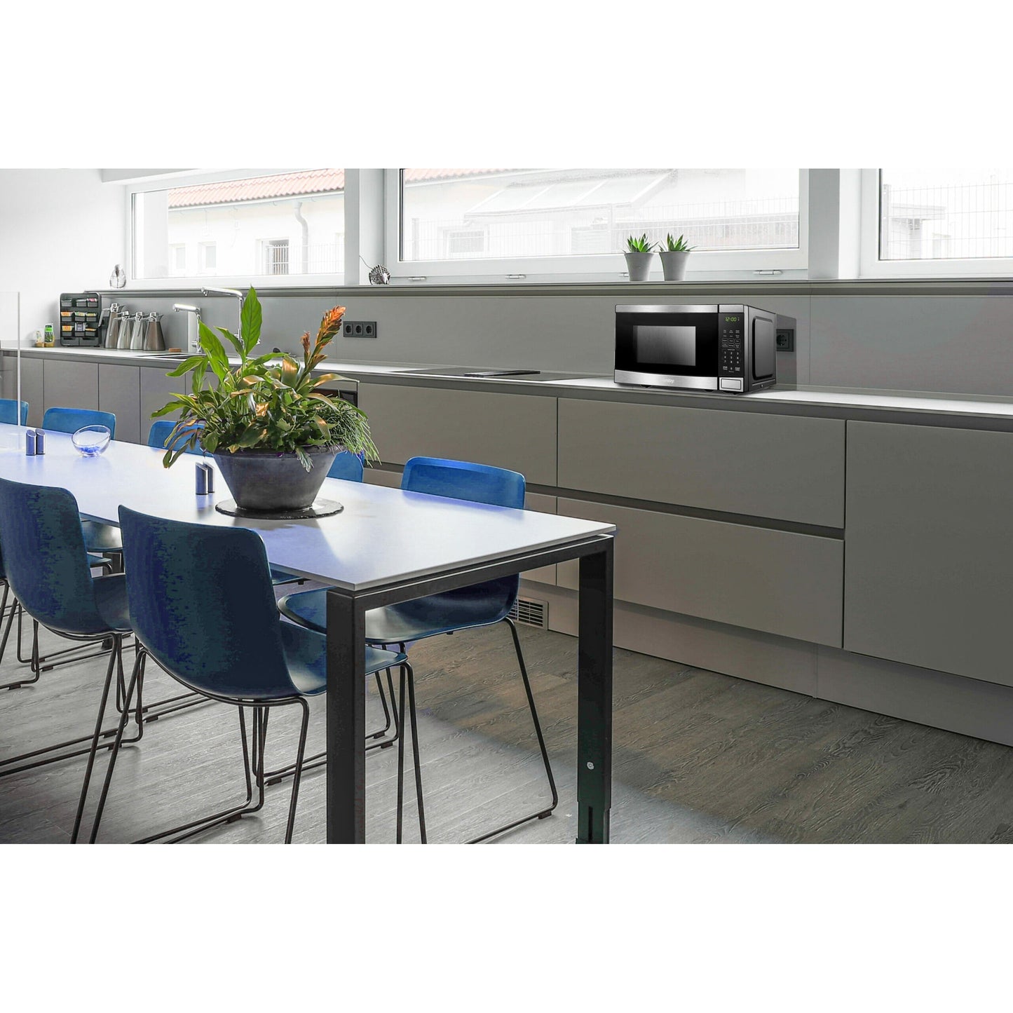 Danby 17" Stainless Steel Countertop Microwave - DBMW0721BBS