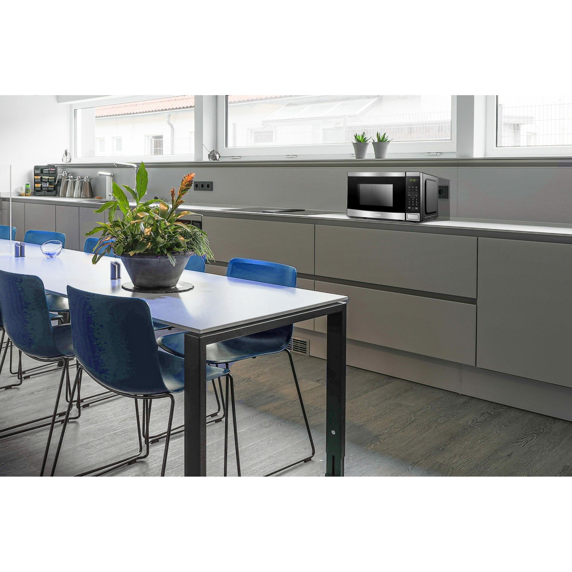 Danby 17" Stainless Steel Countertop Microwave - DBMW0721BBS