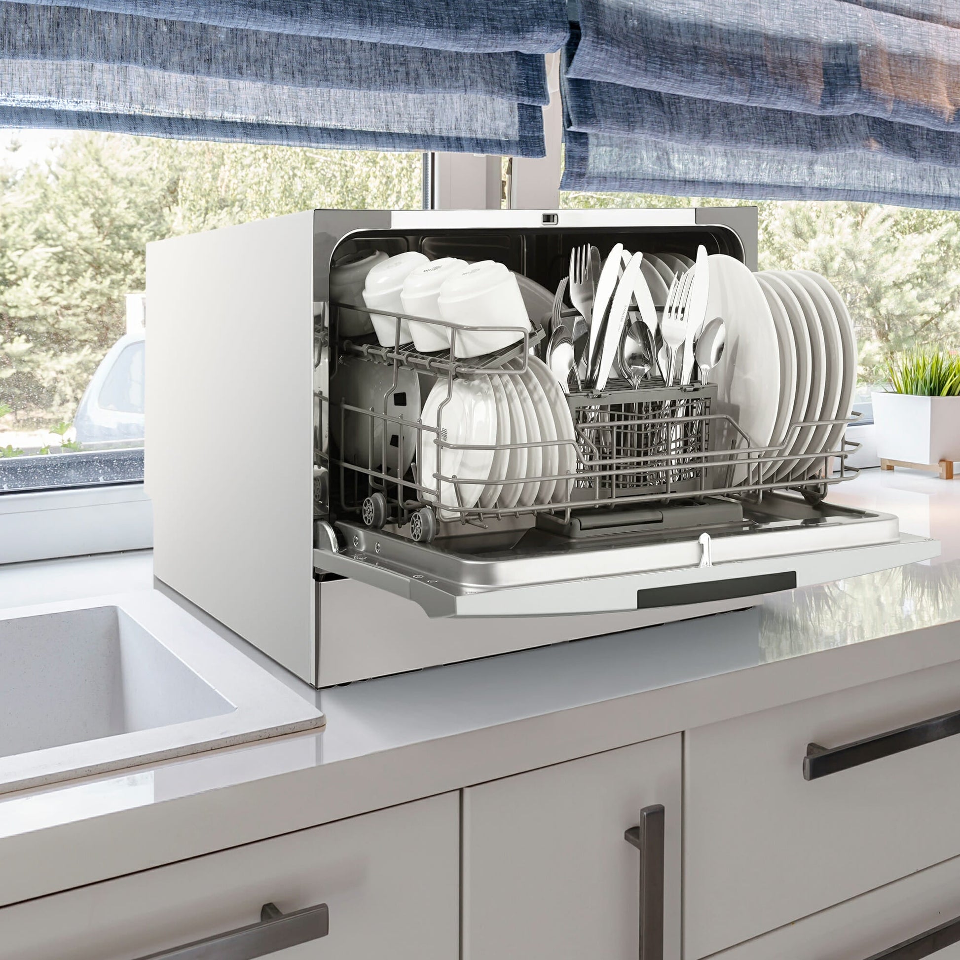 Danby 22" Silver 6-Place Setting Portable Countertop Dishwasher - DDW631SDB