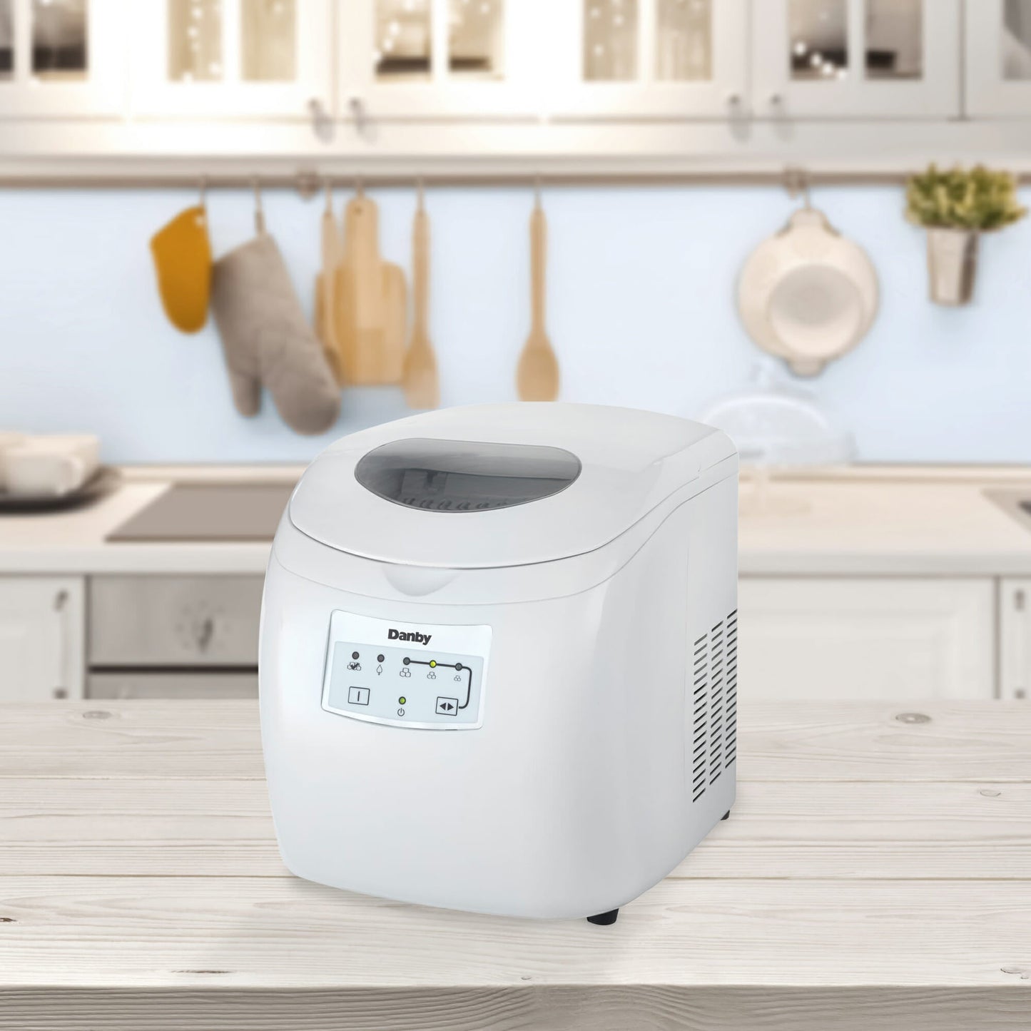 Danby 25lb White Countertop Ice Maker - DIM2500WDB