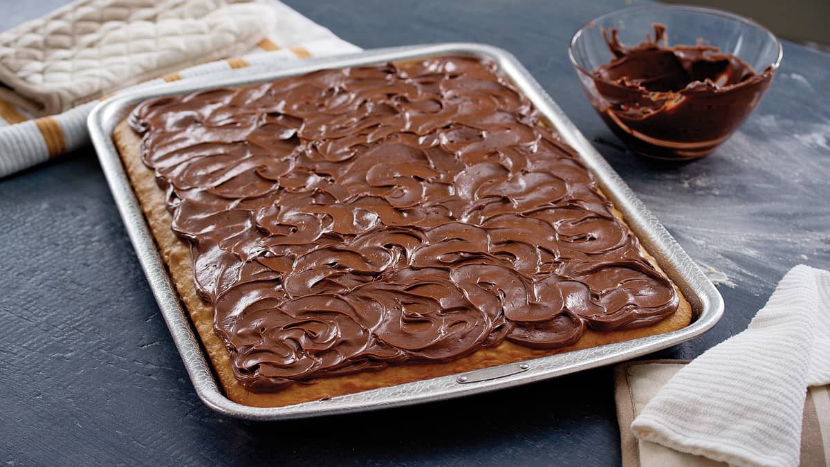 Doughmakers 13" x 18.5" Original Non-stick Pebble Pattern Sheet Cake Pan - (8 Pieces)