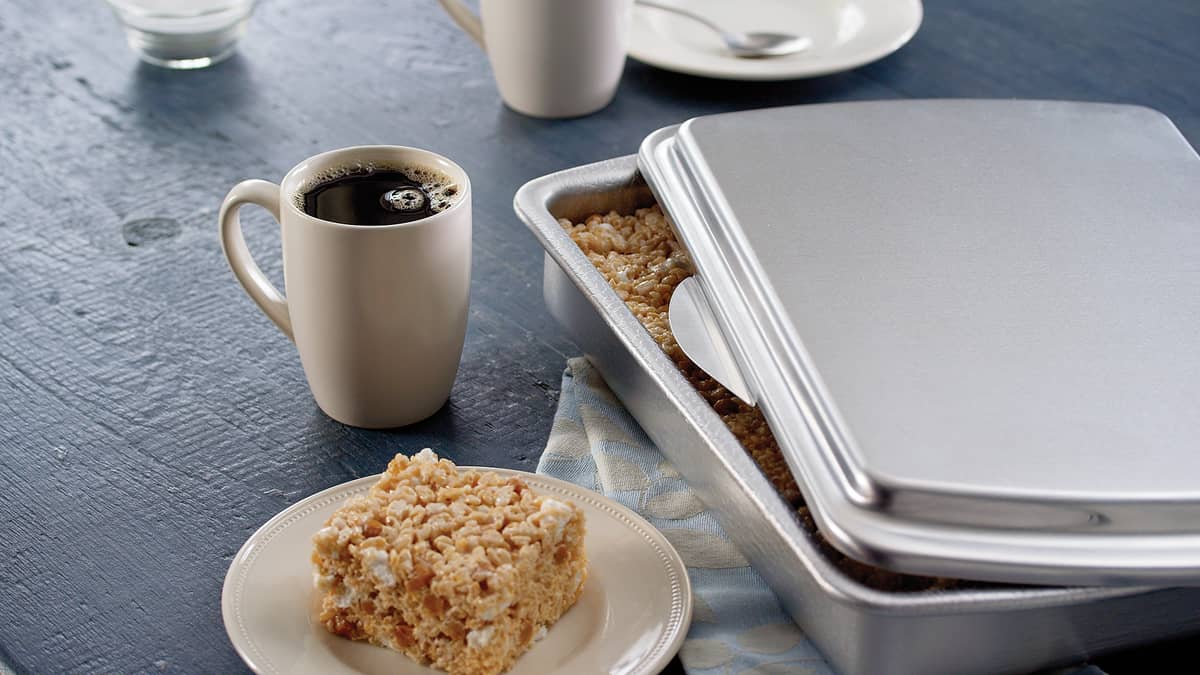 Doughmakers 9" x 13" Cake Lid - (24 Pieces)