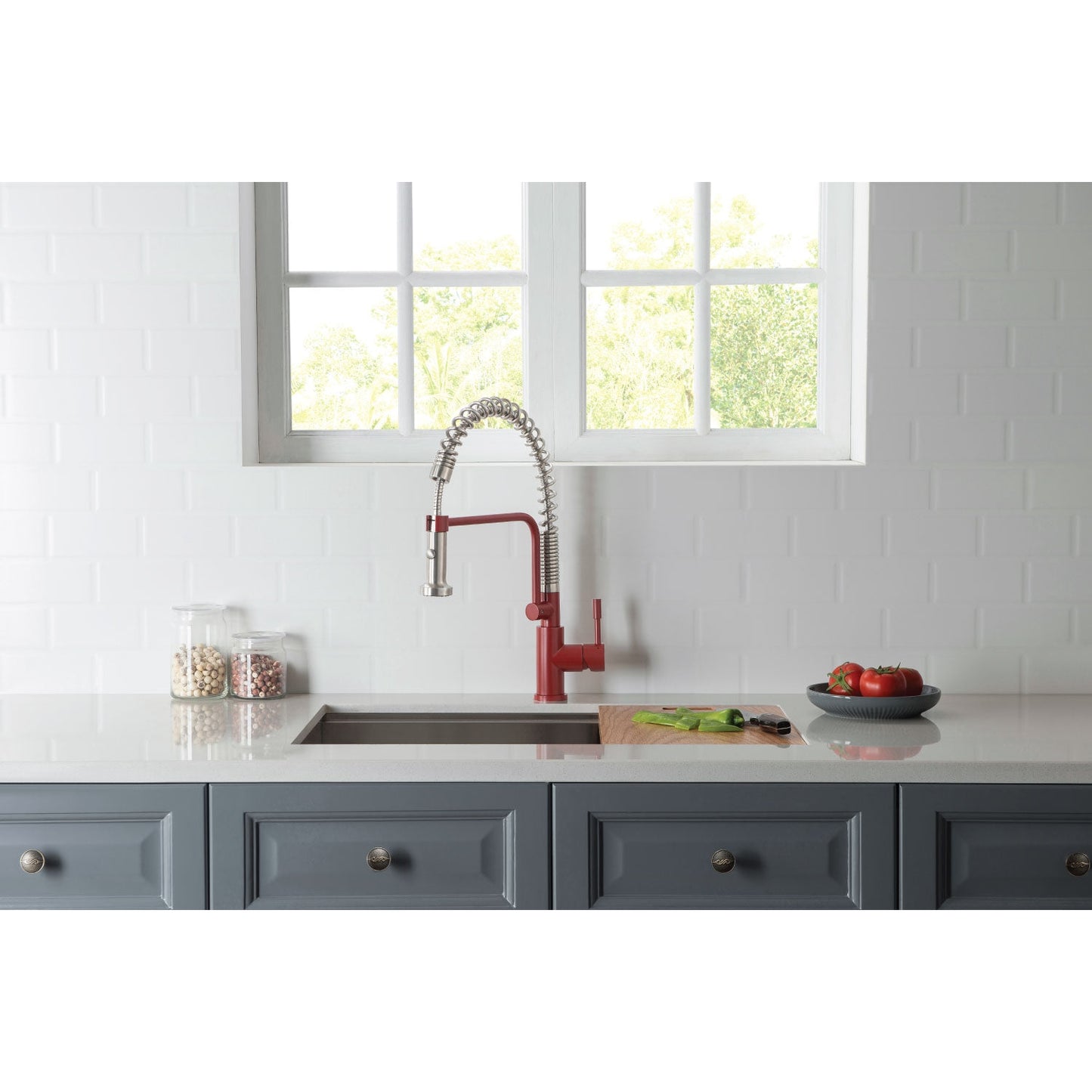 Flusso Faucets Klassiker Caso 19" Matte Black Semi-Professional Stainless Steel Pull-Down Kitchen Faucet With Dual Function Sprayer