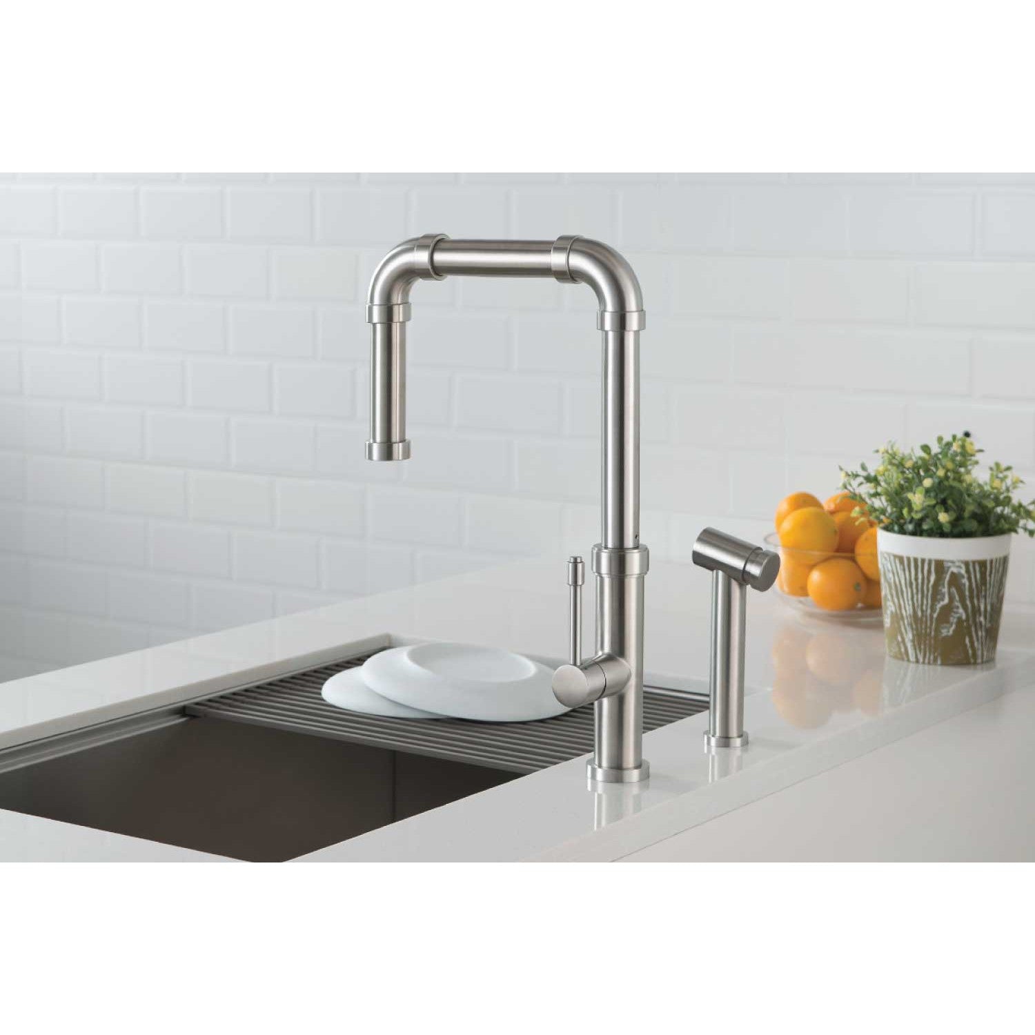 Flusso Faucets Klassiker Tanz 16" Single Hole Dark Green Stainless Steel Kitchen Faucet With Side Sprayer