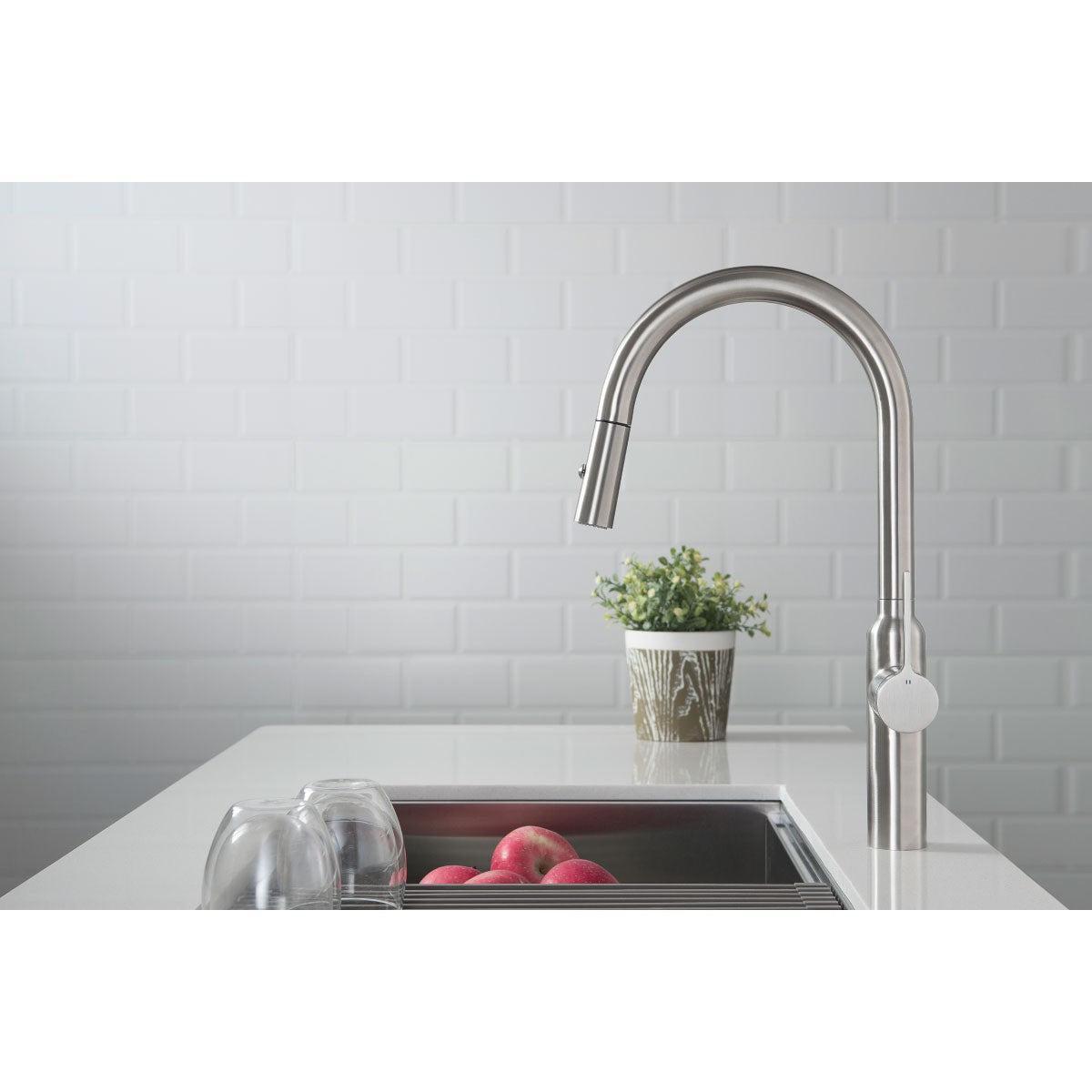Flusso Faucets Klassiker Ziel 17" Single Hole Matte Black Stainless Steel Pull-Down Kitchen Faucet With Dual Function Sprayer