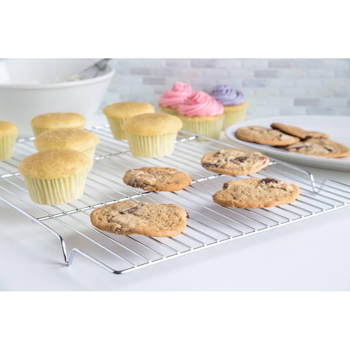 Fox Run 18" x 12.5" Chrome Cooling Rack - (40 Pieces)