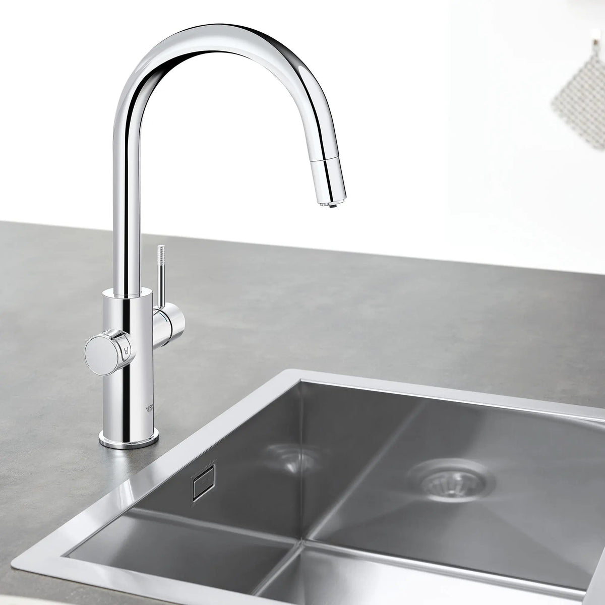Grohe Blue 1.75 GPM Single Spray Single-Handle StarLight Chrome Pull Down Kitchen Faucet With Chilled and Sparkling Water