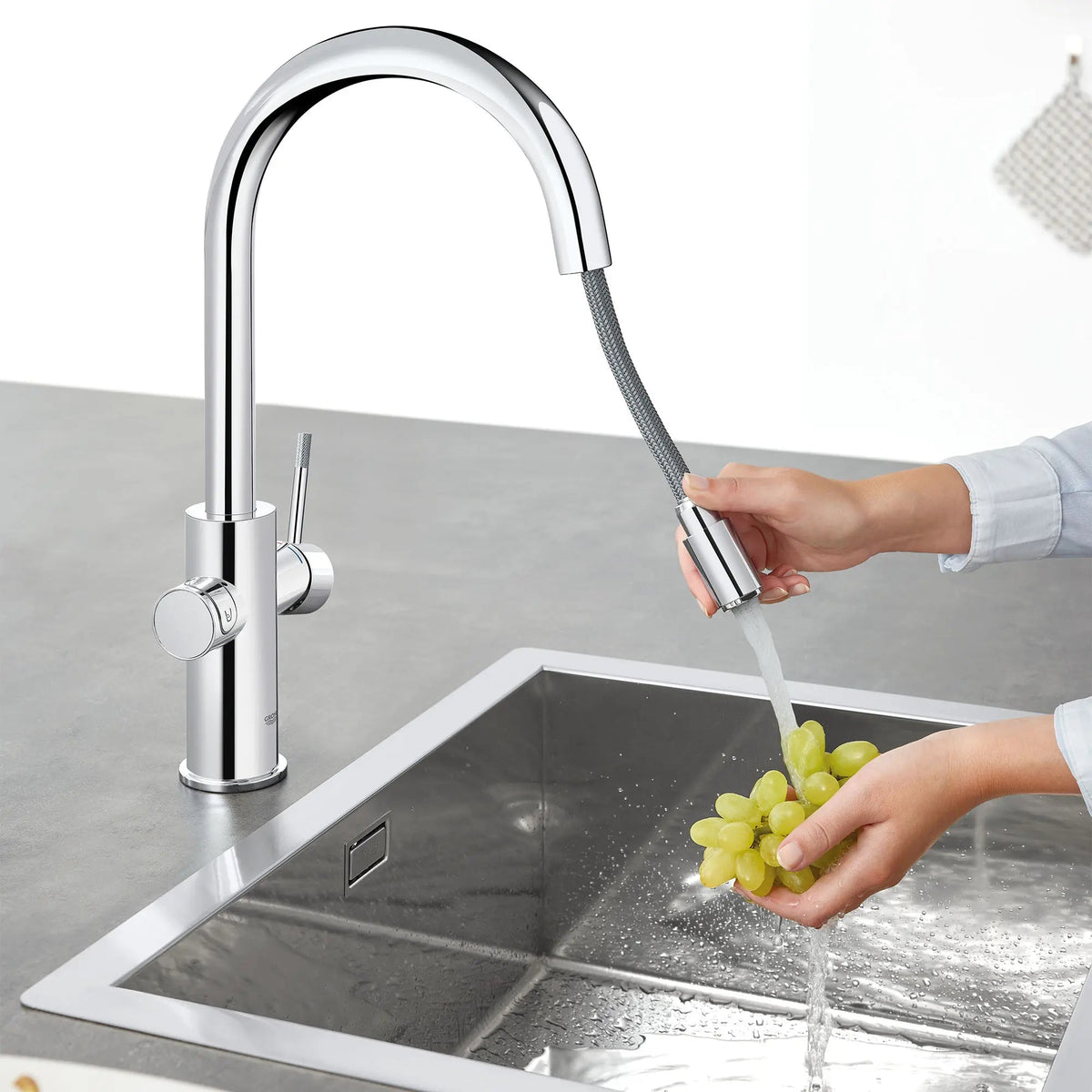 Grohe Blue 1.75 GPM Single Spray Single-Handle StarLight Chrome Pull Down Kitchen Faucet With Chilled and Sparkling Water
