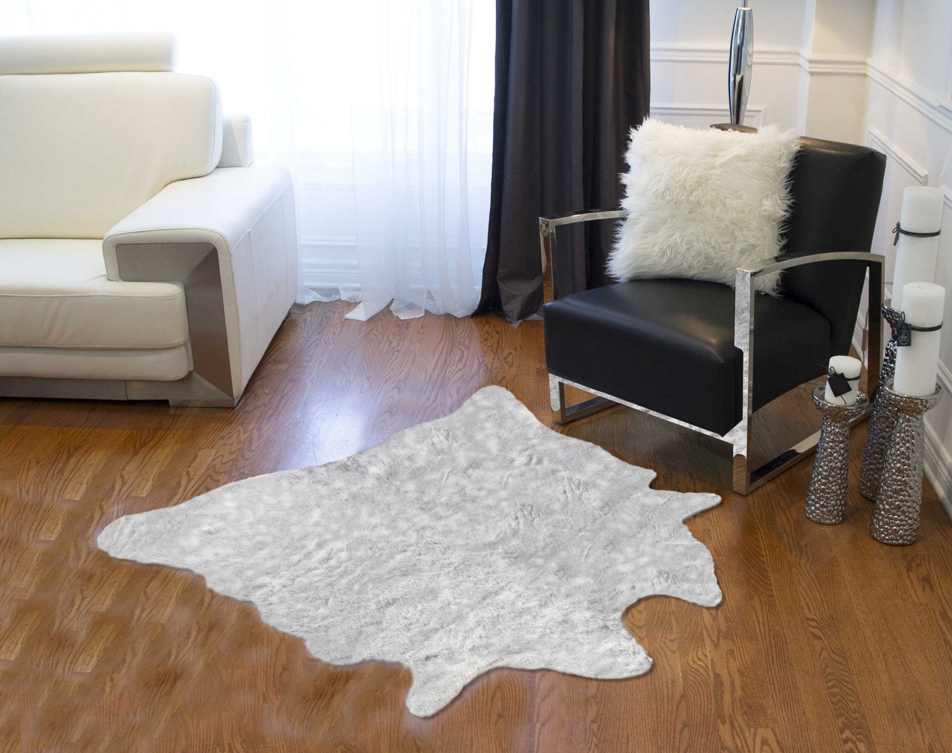 HomeRoots 0.8" x 60" x 51" Acrylic Plush Polyester Rug in Grey Finish