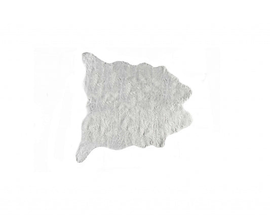 HomeRoots 0.8" x 60" x 51" Acrylic Plush Polyester Rug in Grey Finish