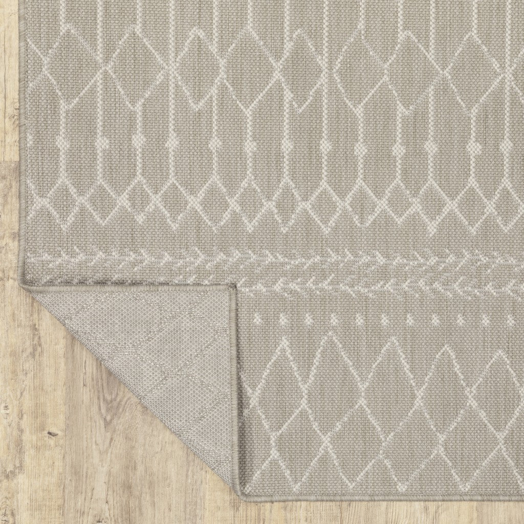 HomeRoots 10' x 13' Gray and Ivory Geometric Indoor Outdoor Area Rug