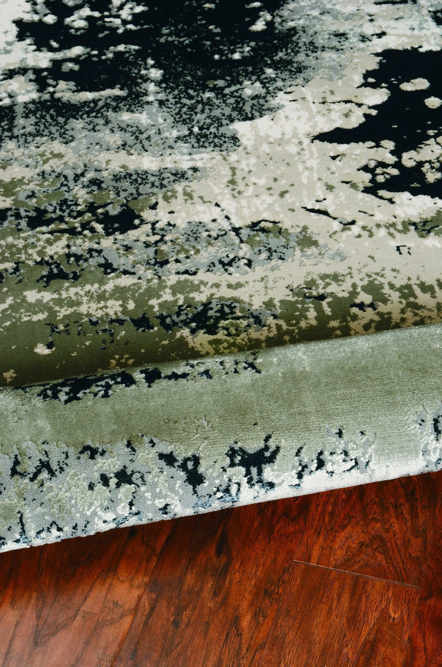 HomeRoots 10' x 13' Silver Charcoal Machine Woven Abstract Paint Splatter Indoor Area Rug